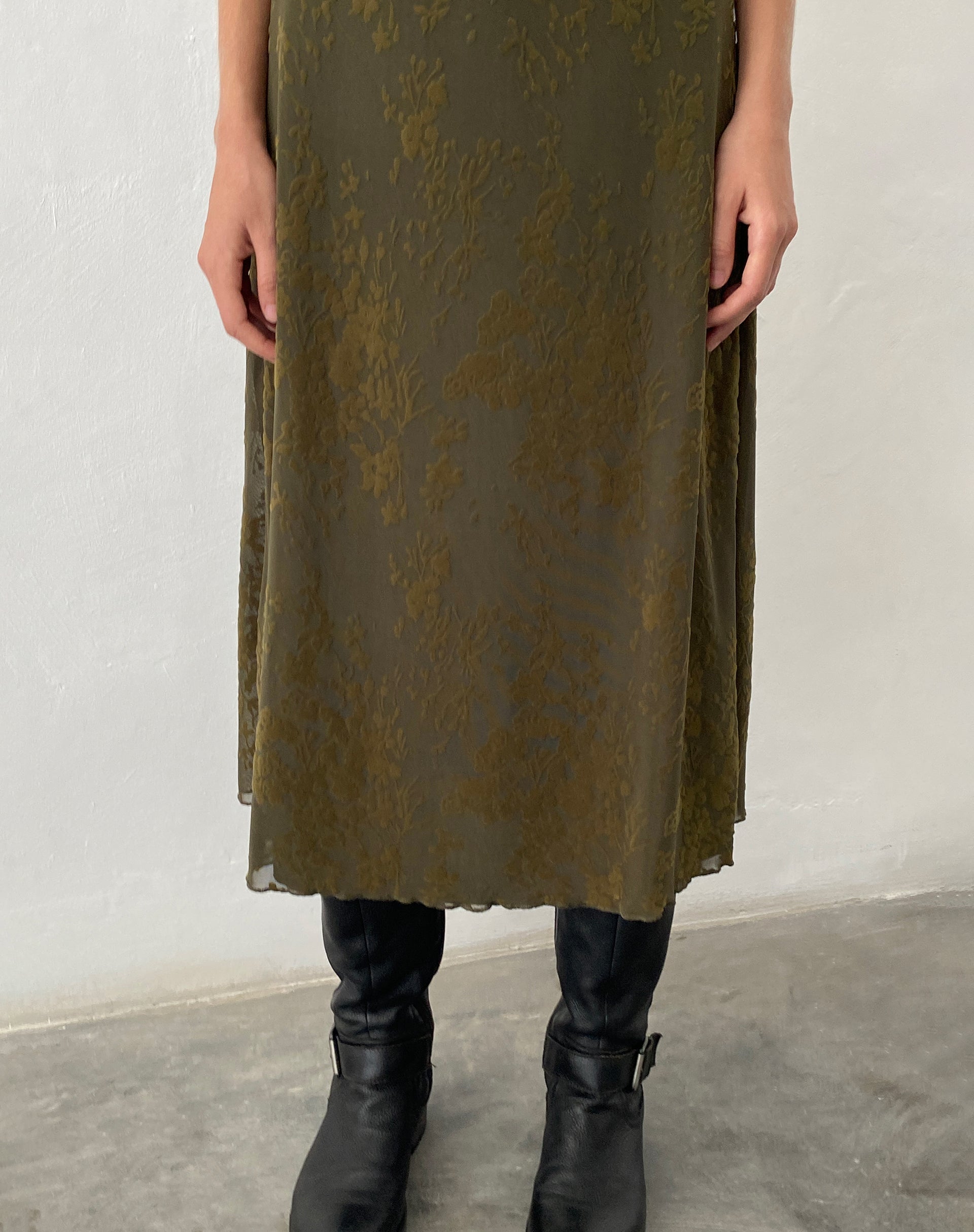 Image of Vilinia Midi Dress in Abstract Botanic Dark Olive