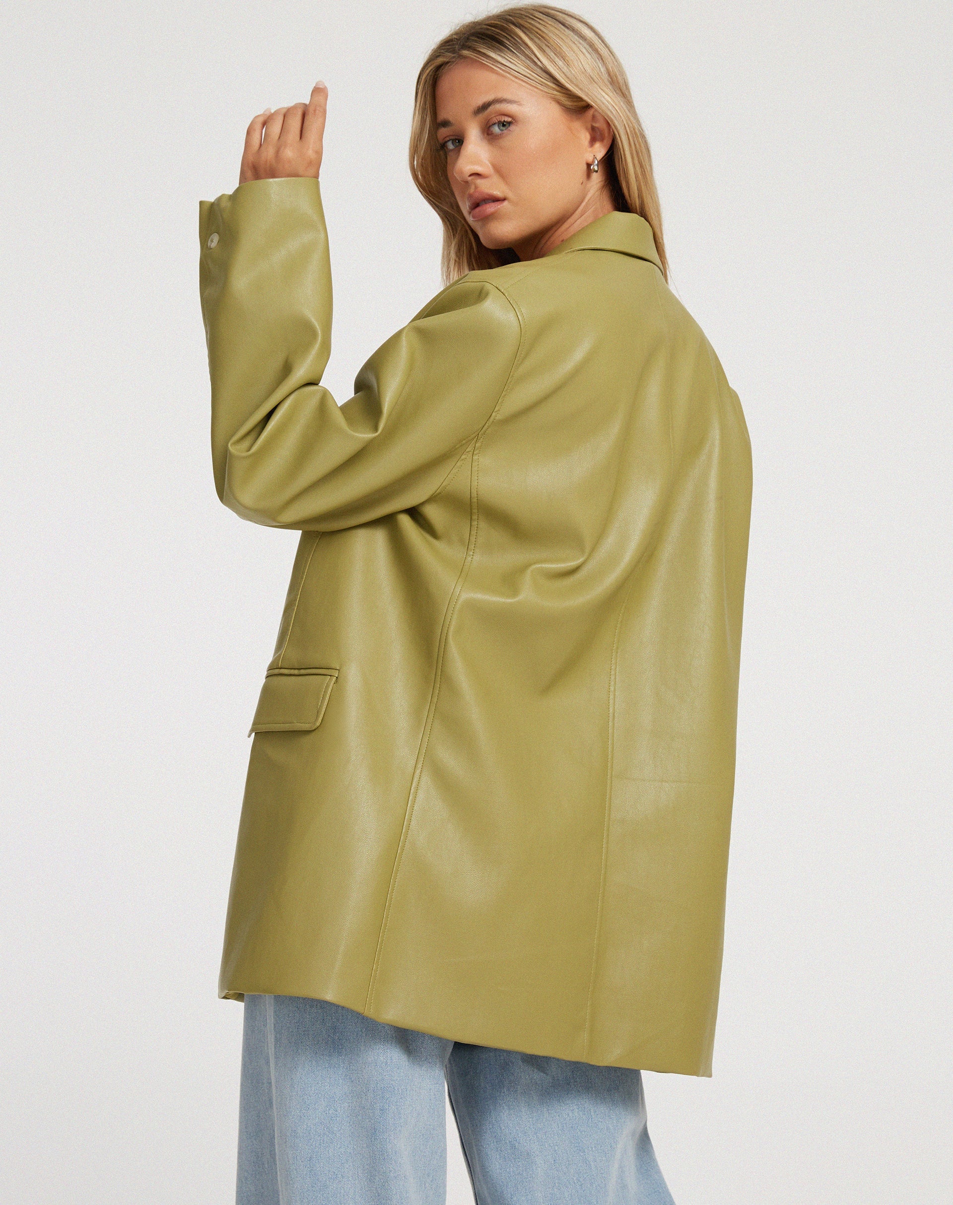 IMAGE OF Saken Blazer in PU Leaf Green