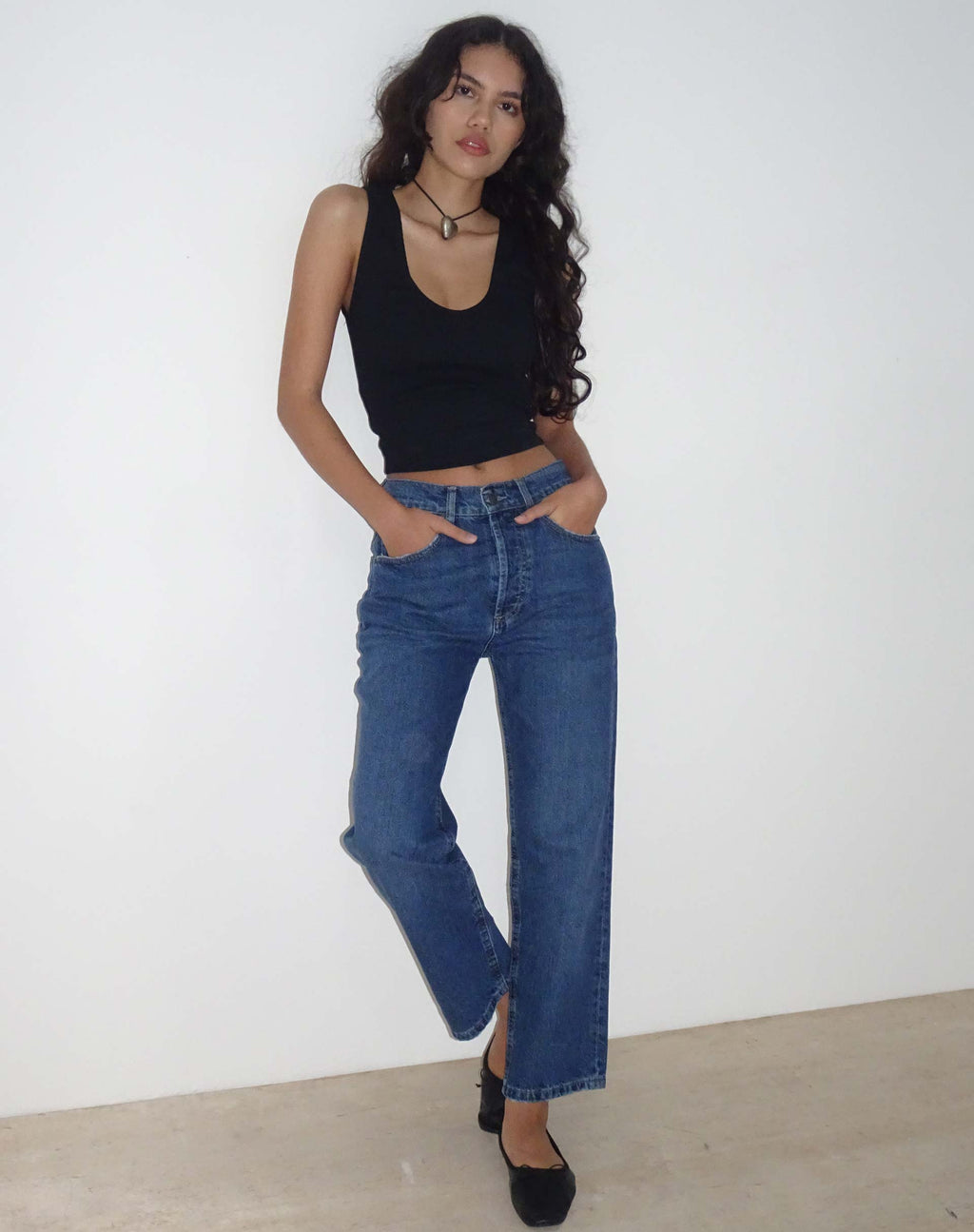 Mid Rise Straight Leg Jeans in Mittelblau Used Denim