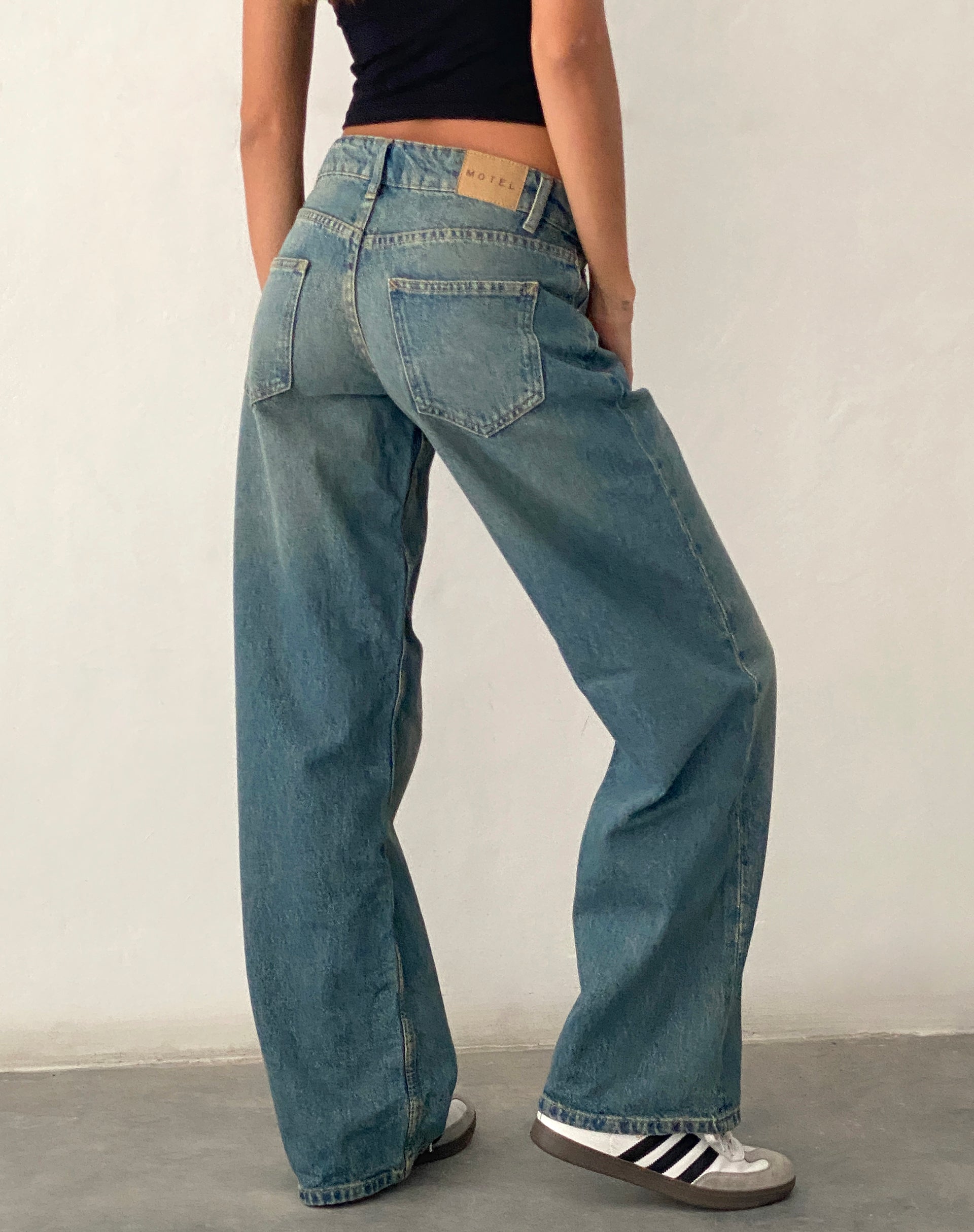 Bild von Low Rise Parallel Jeans in Vintage Blau Grün