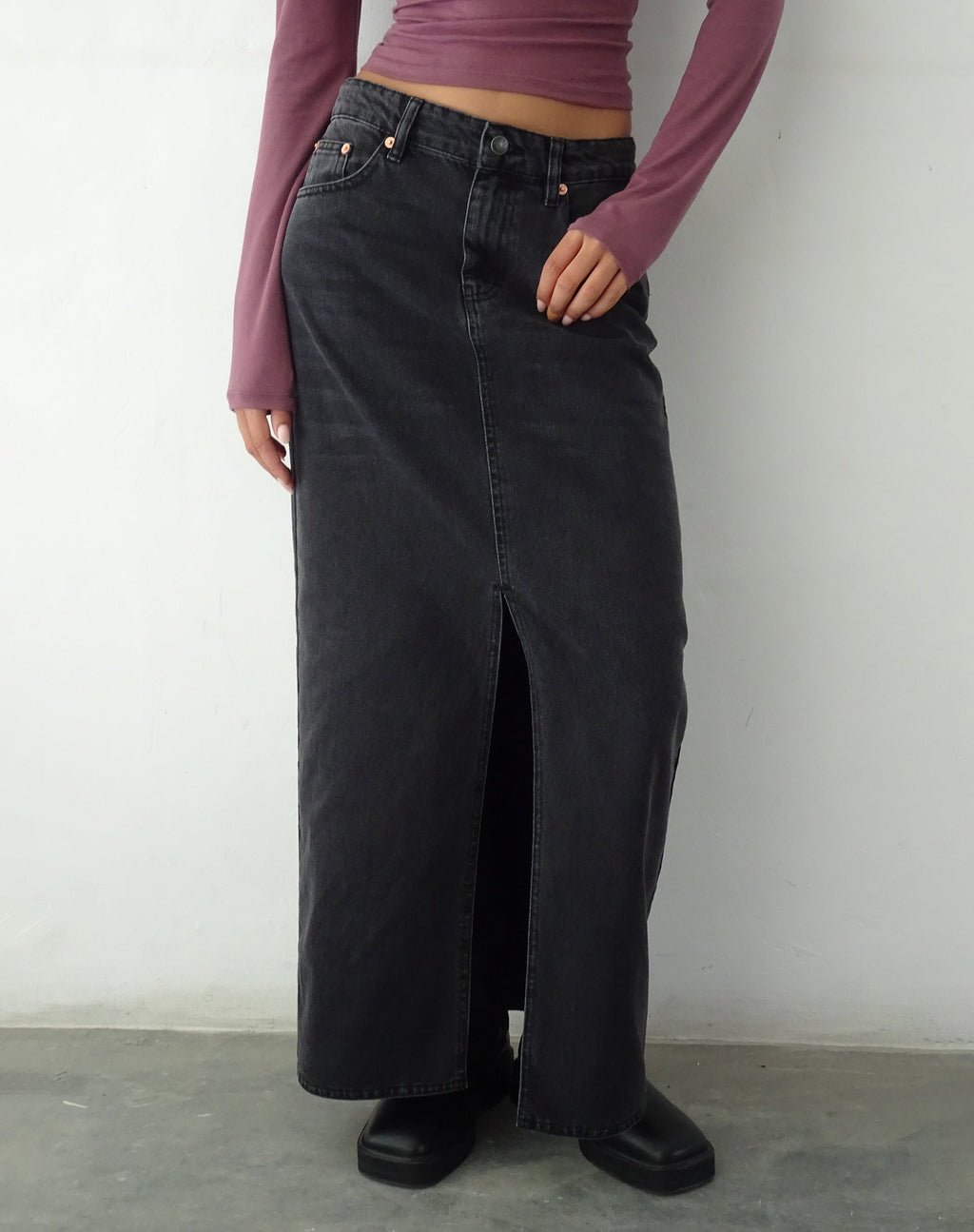 Niedrig geschnittener Denim-Maxirock in Vintage Schwarz