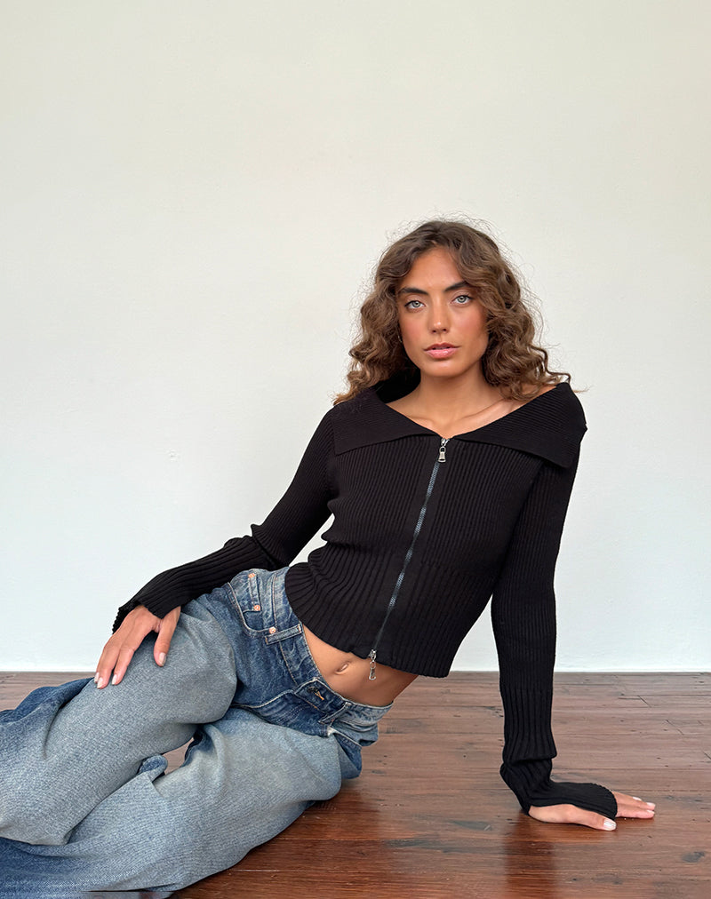 Radia Langärmeliger Off-Shoulder Pullover mit Reißverschluss in Schwarz