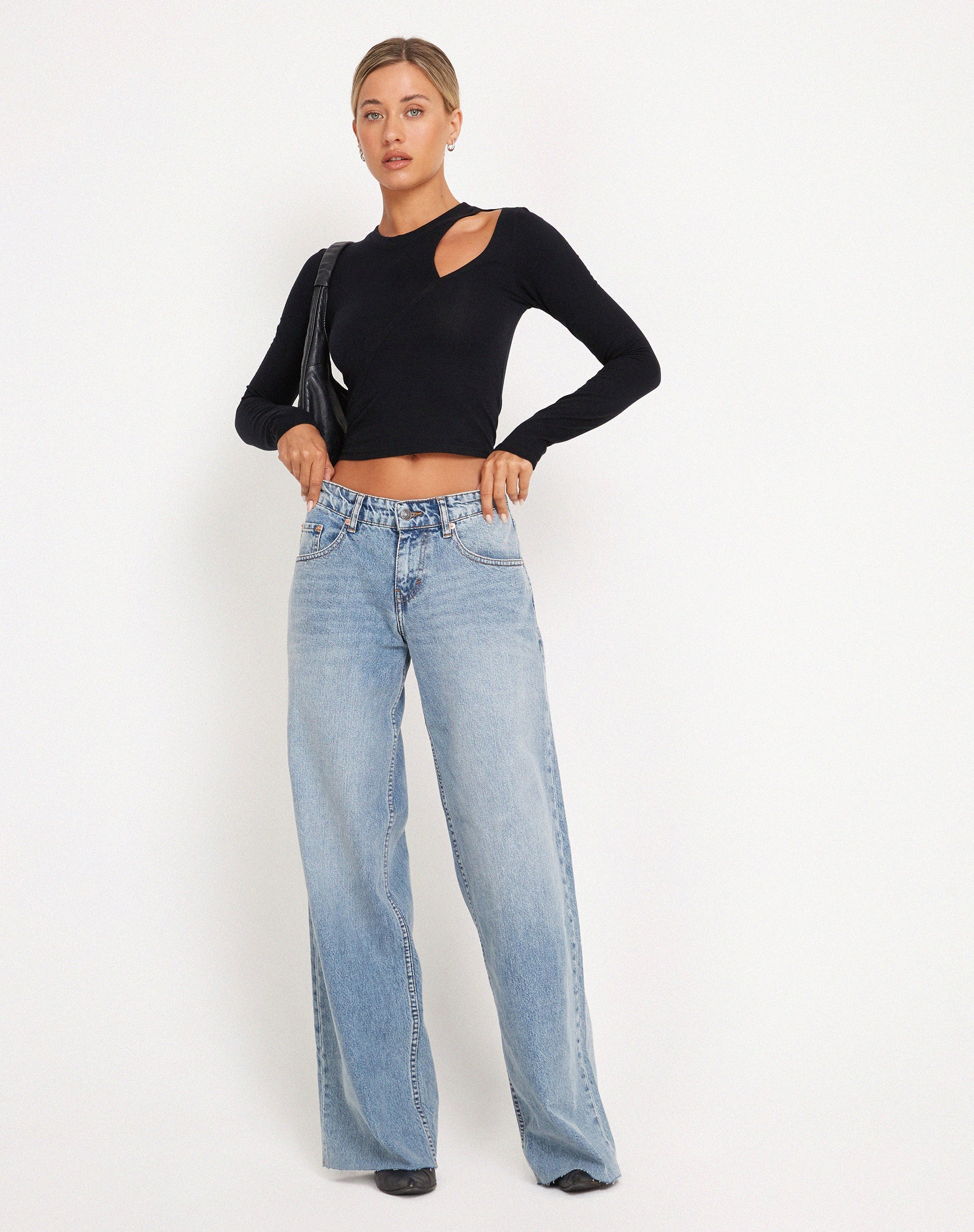 Bild von Roomy Extra Wide Raw Hem Jeans in Vintage Blue Wash