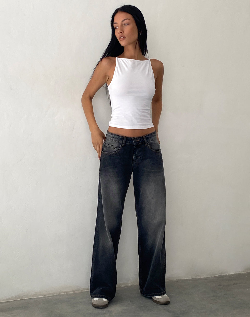 Geräumige Extra Wide Low Rise Jeans in Grau Used Bleach