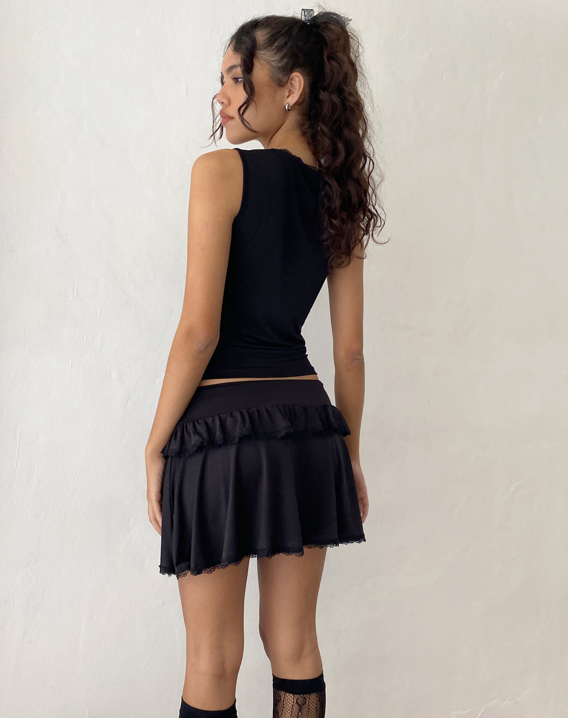 Imagen de Addalyn Minifalda de encaje en negro
