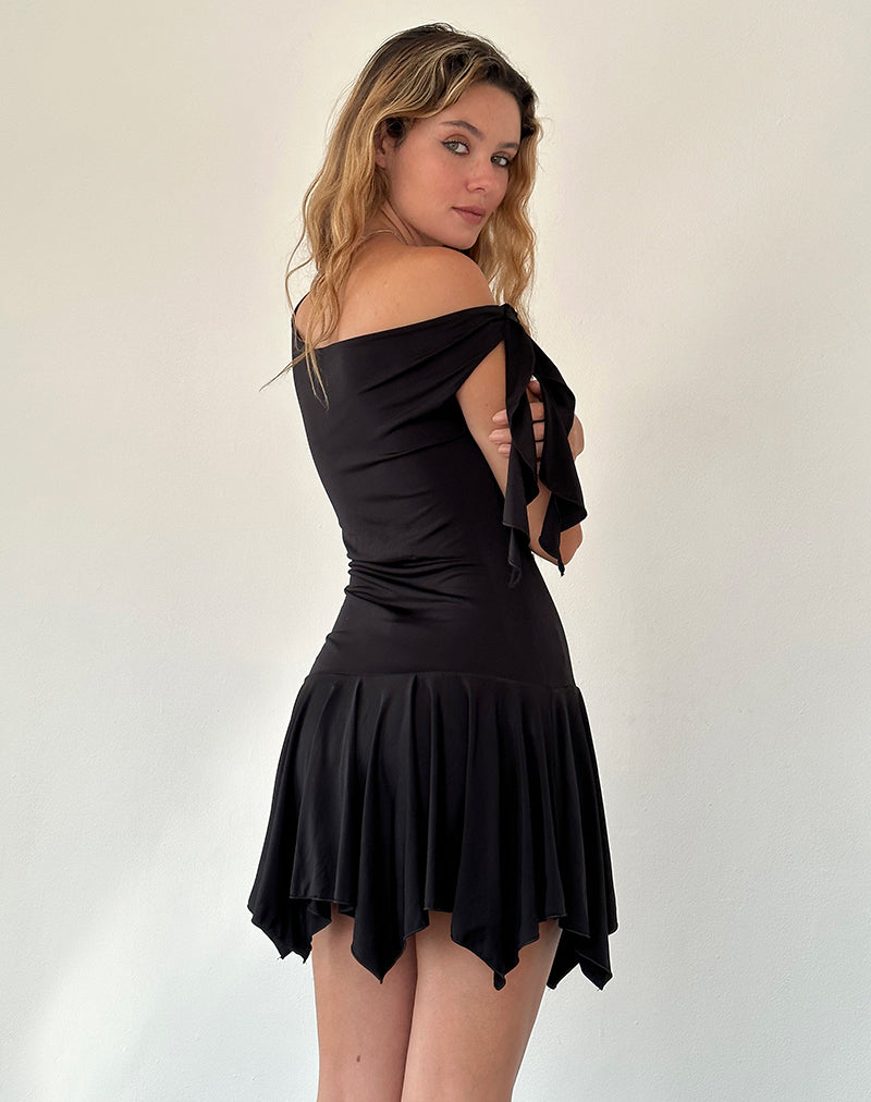 Imagen del vestido Alba Midi Asymmetric Ruffle en negro