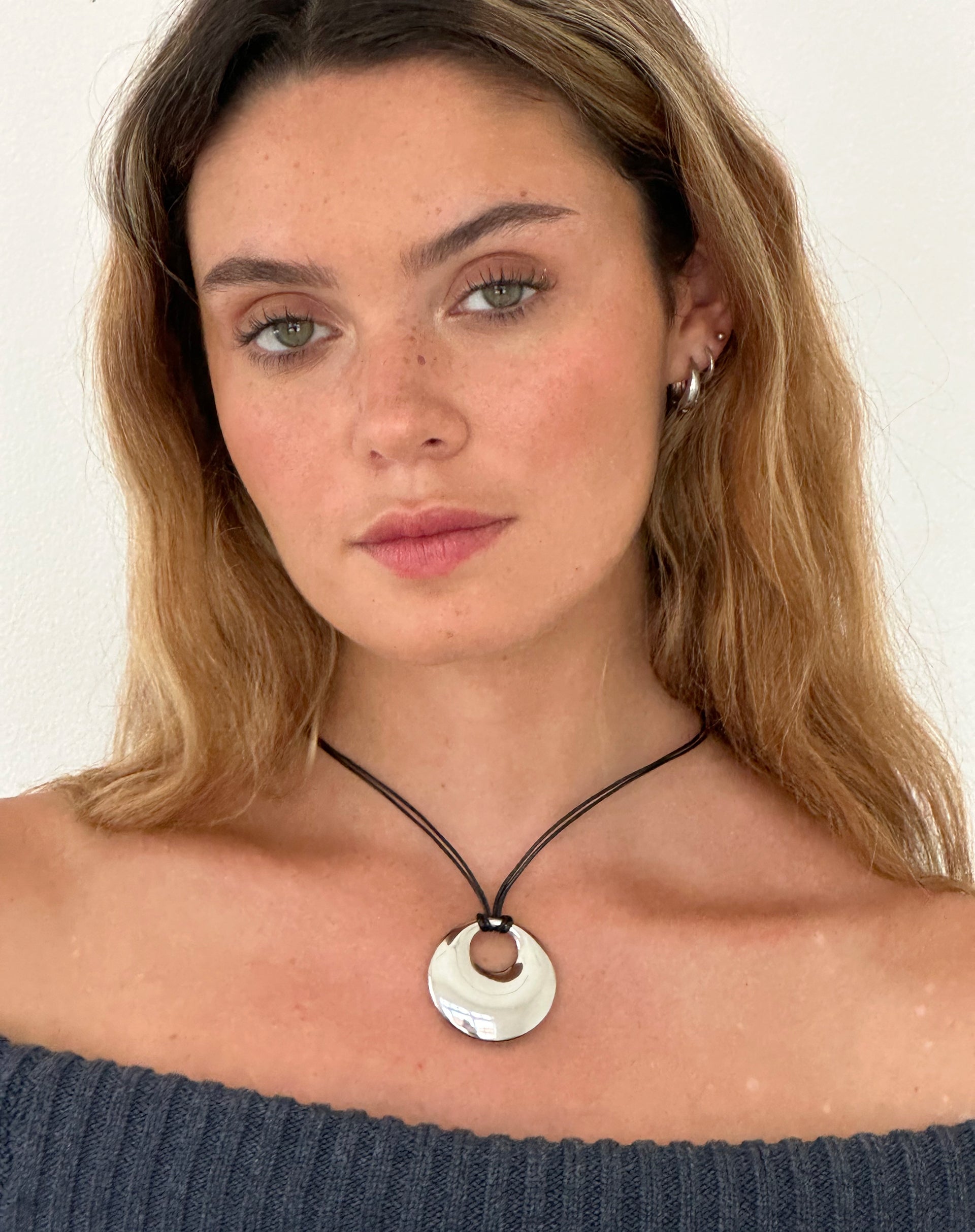 Imagen de Aurora Cord Circle Necklace de Gemini Jewels