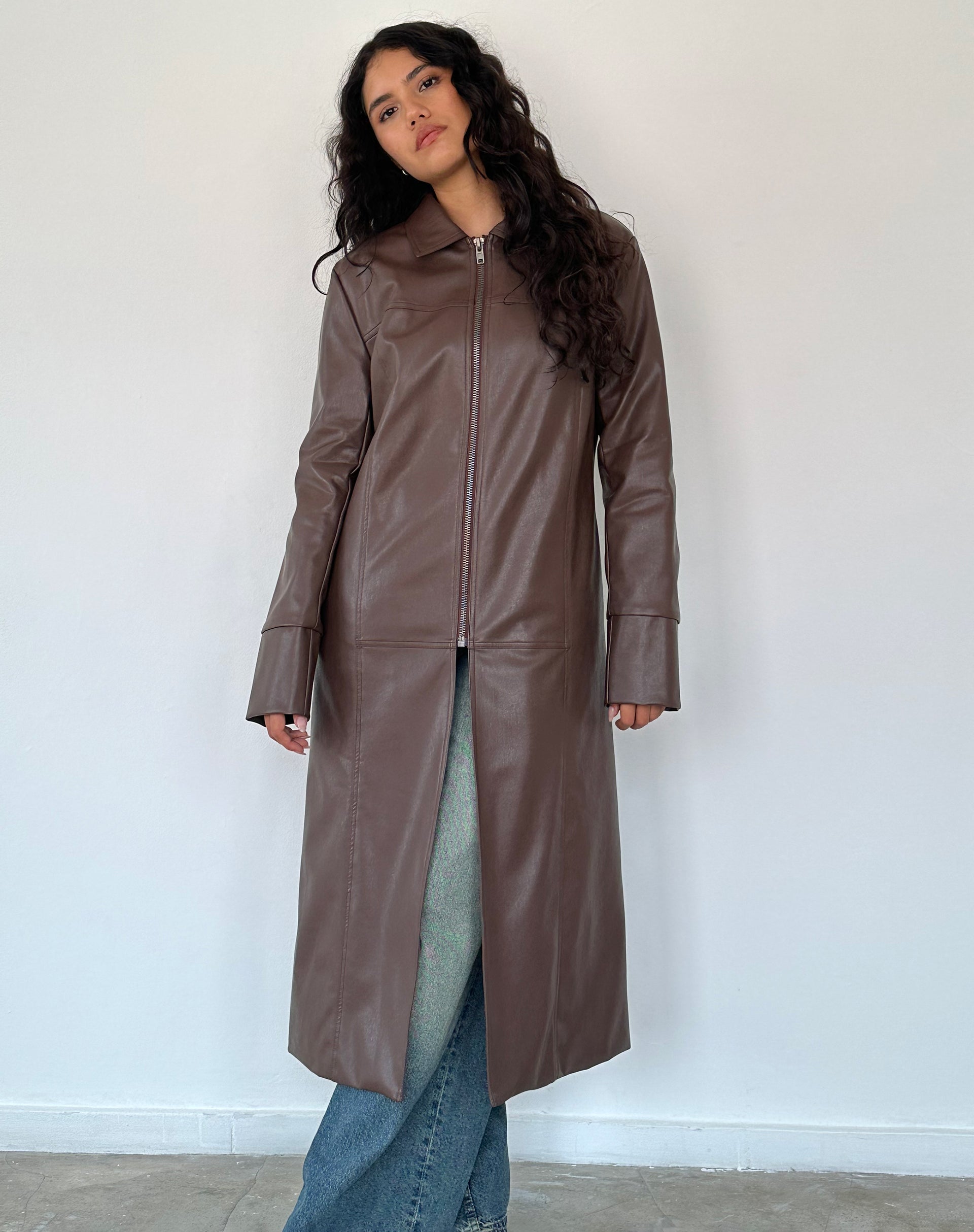 Imagen de Berlin PU Trench Coat en marrón oscuro