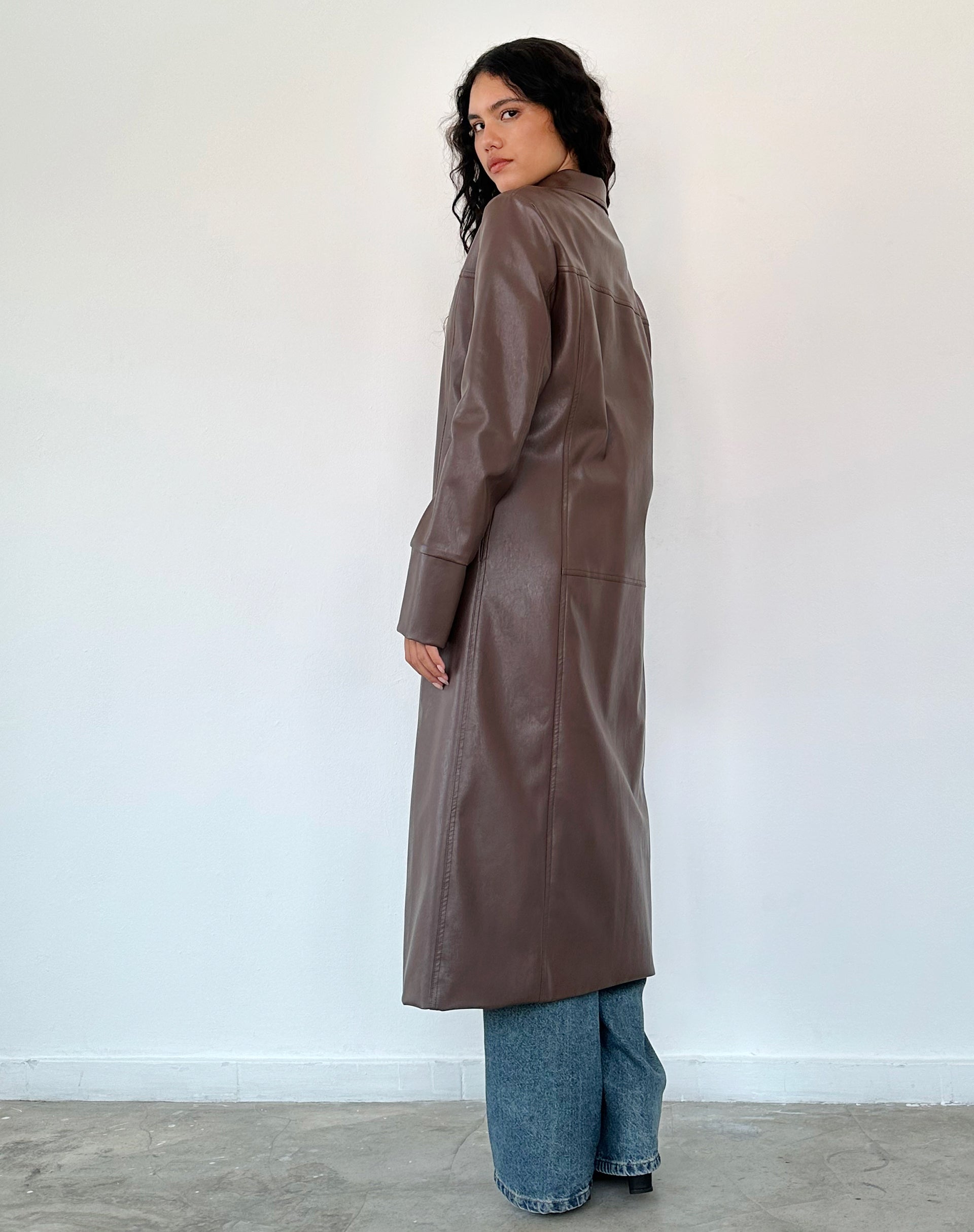 Imagen de Berlin PU Trench Coat en marrón oscuro