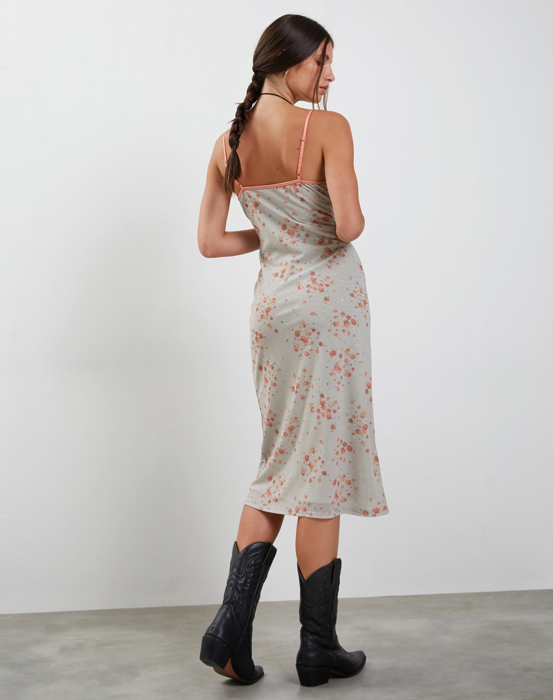 imagen de Camelia Mid Dress in Ditsy Rose Cluster