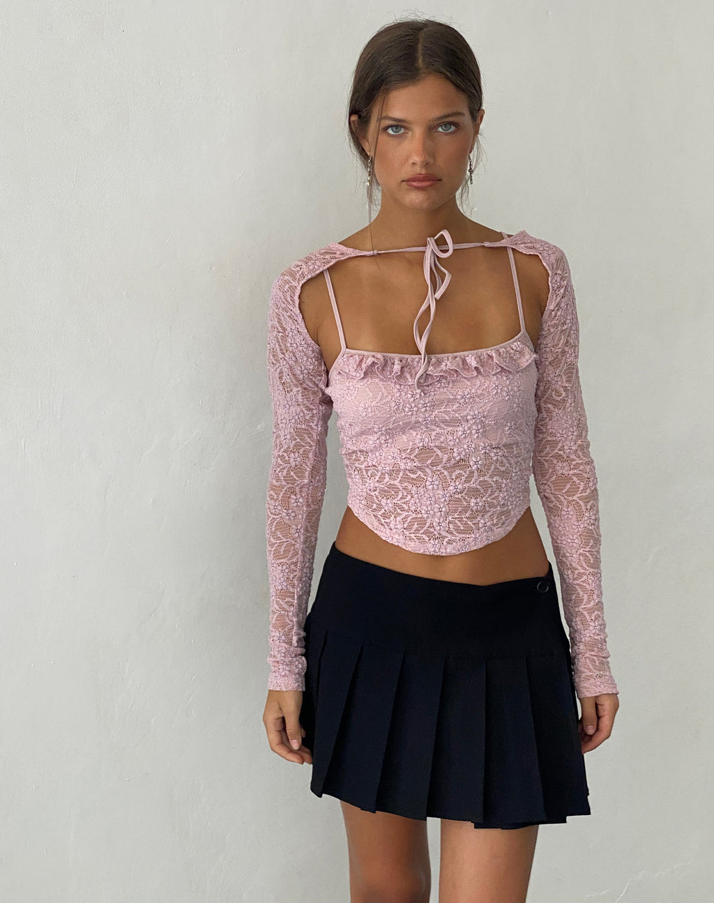 Carlina Conjunto de camisa y encogimiento de hombros en encaje rosa