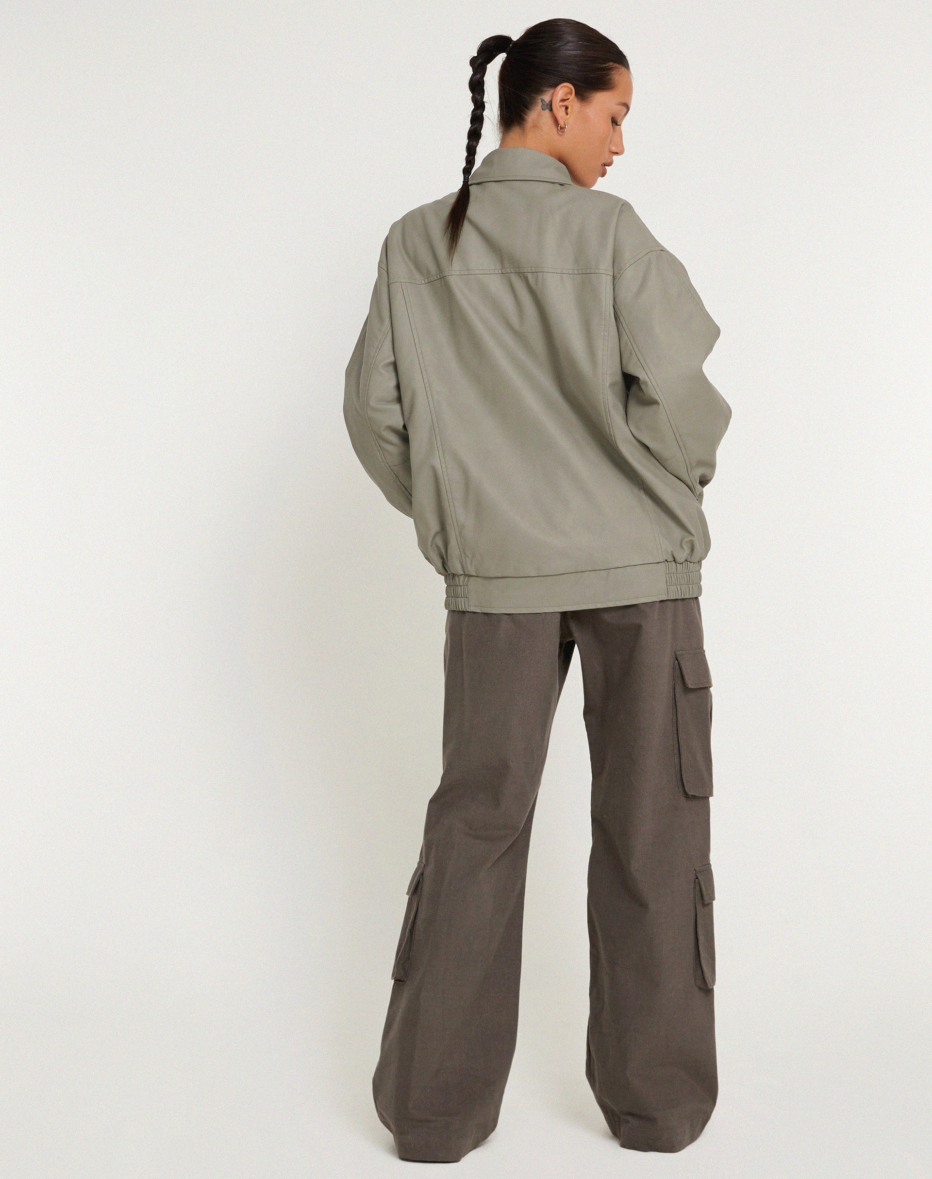 imagen de la chaqueta Cavita en PU gris