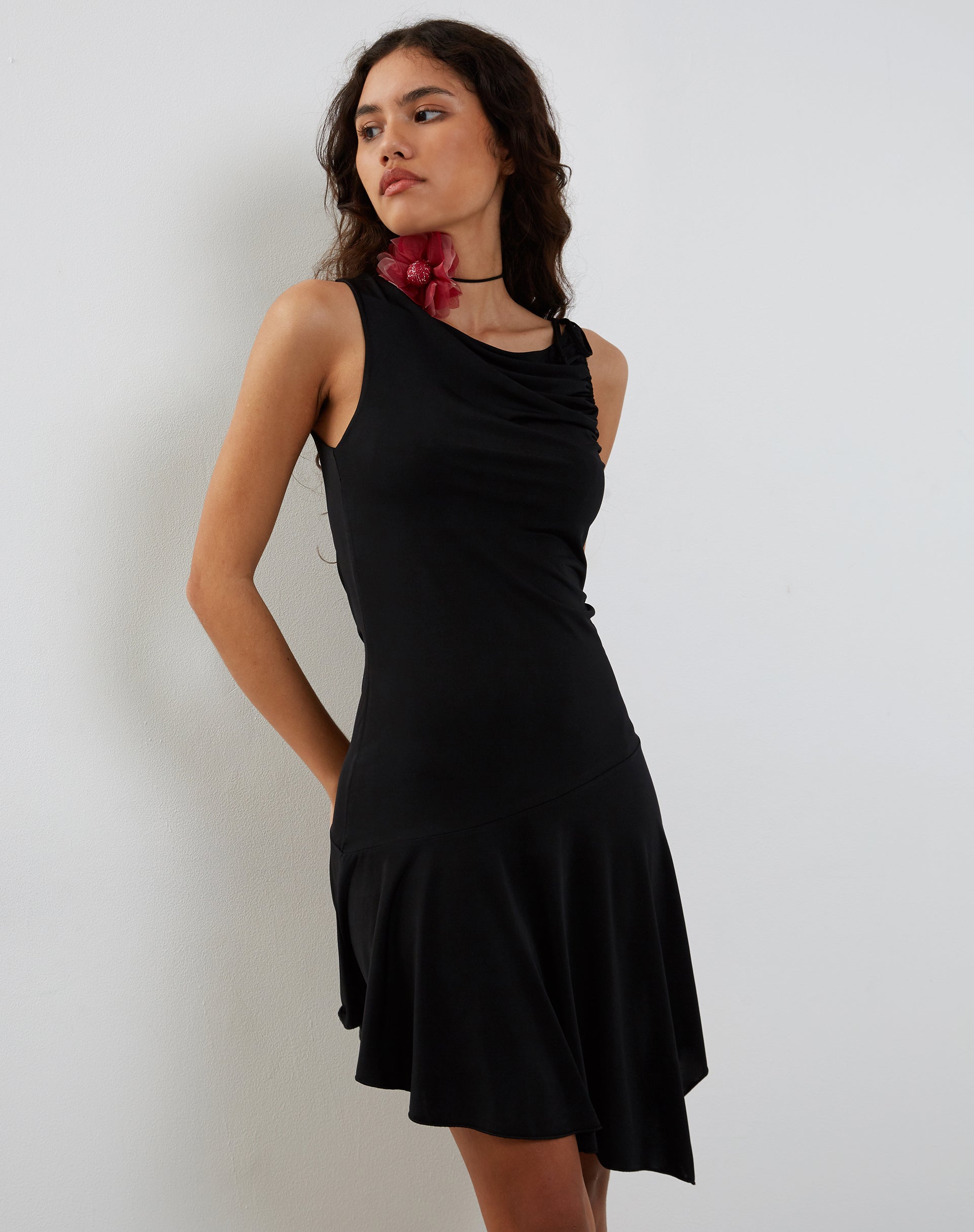 Imagen de Chaya Slinky Mini Dress in Black