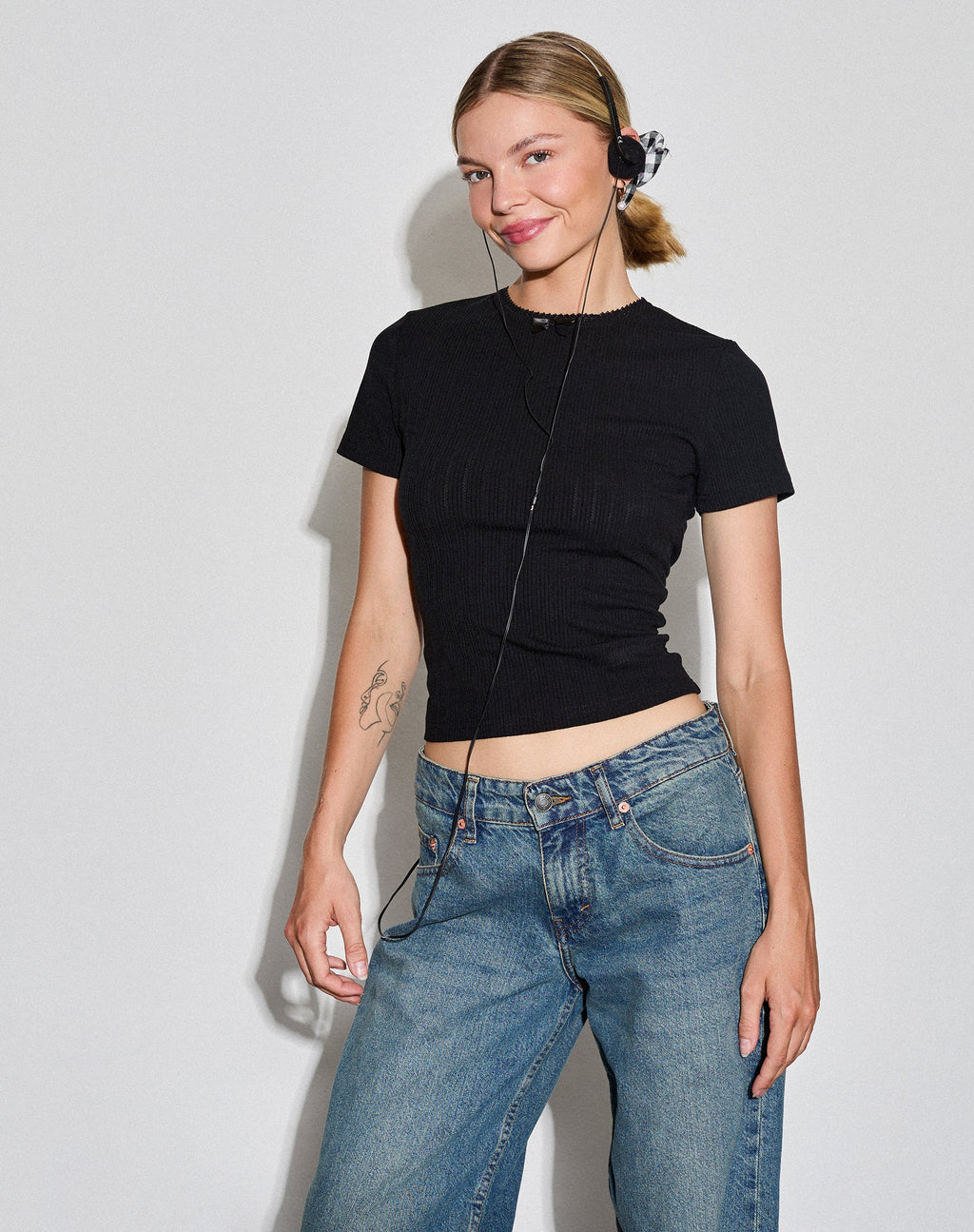 Dakota Cropped Tee en negro