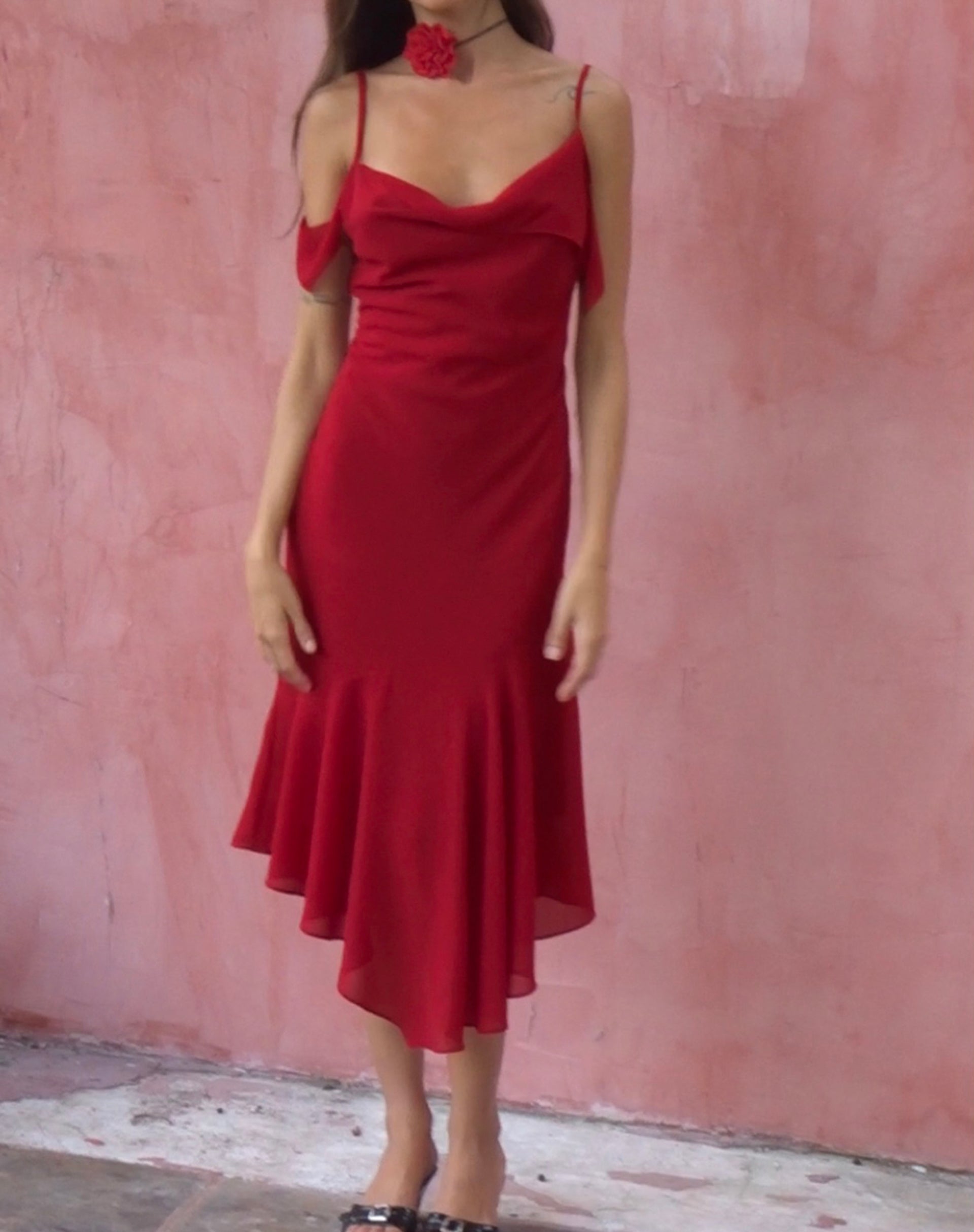 Imagen de Dansya Vestido midi de gasa en rojo