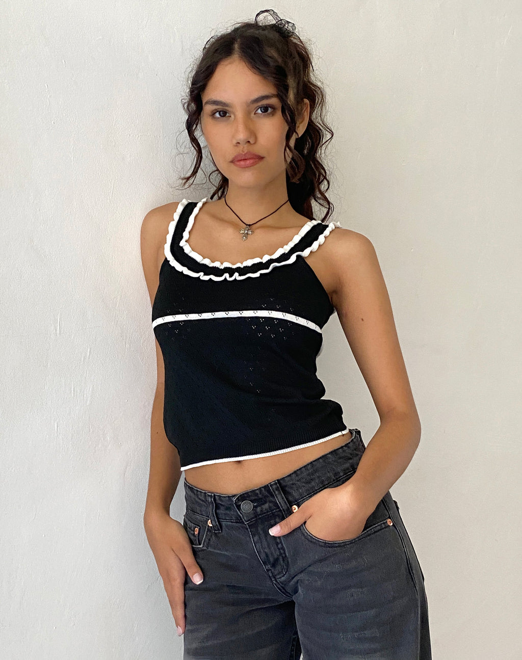 Top Darcie Pointelle negro con puntilla blanca