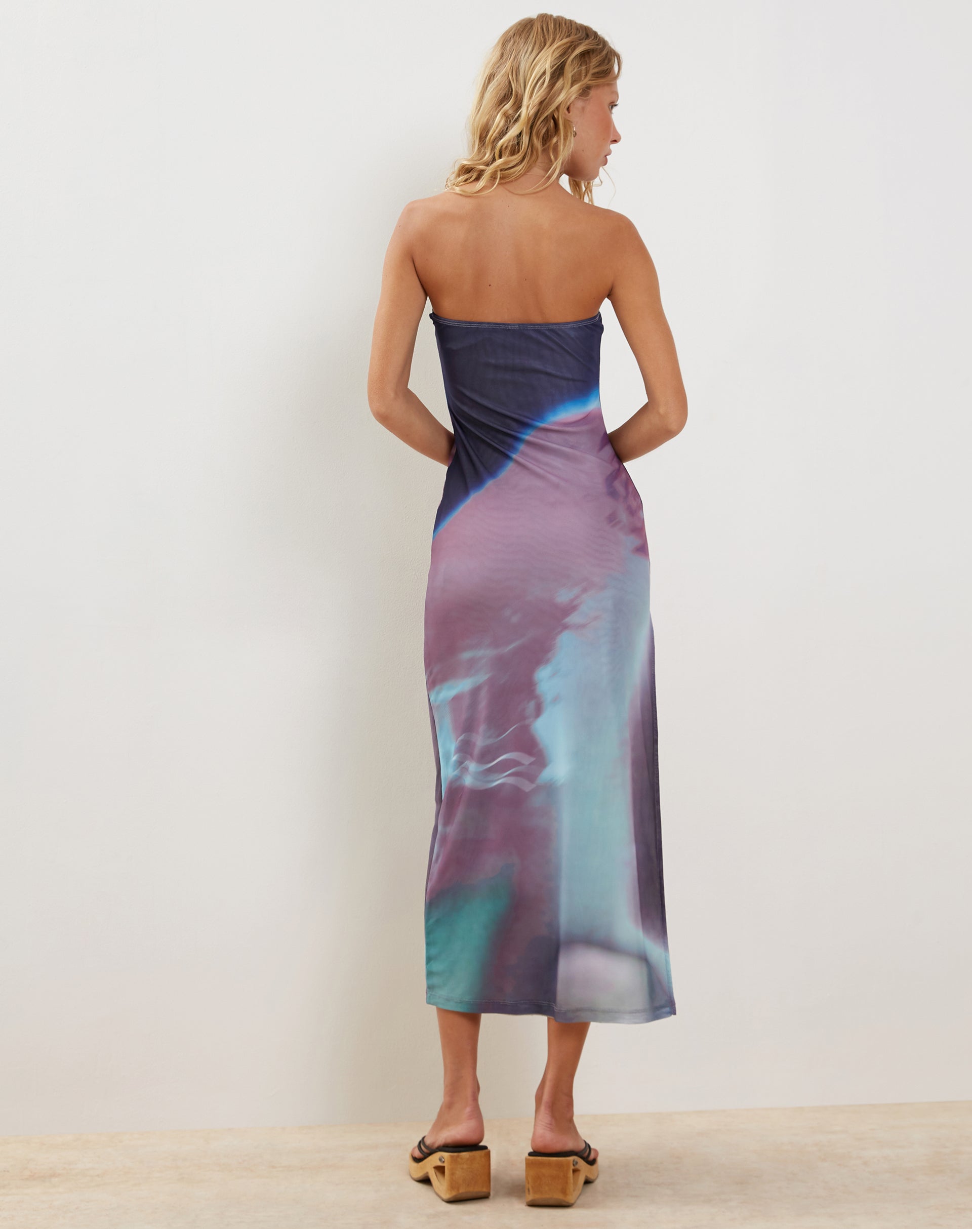 imagen de Givanda Bandeau Maxi Dress in Pink Digi Gradient Print