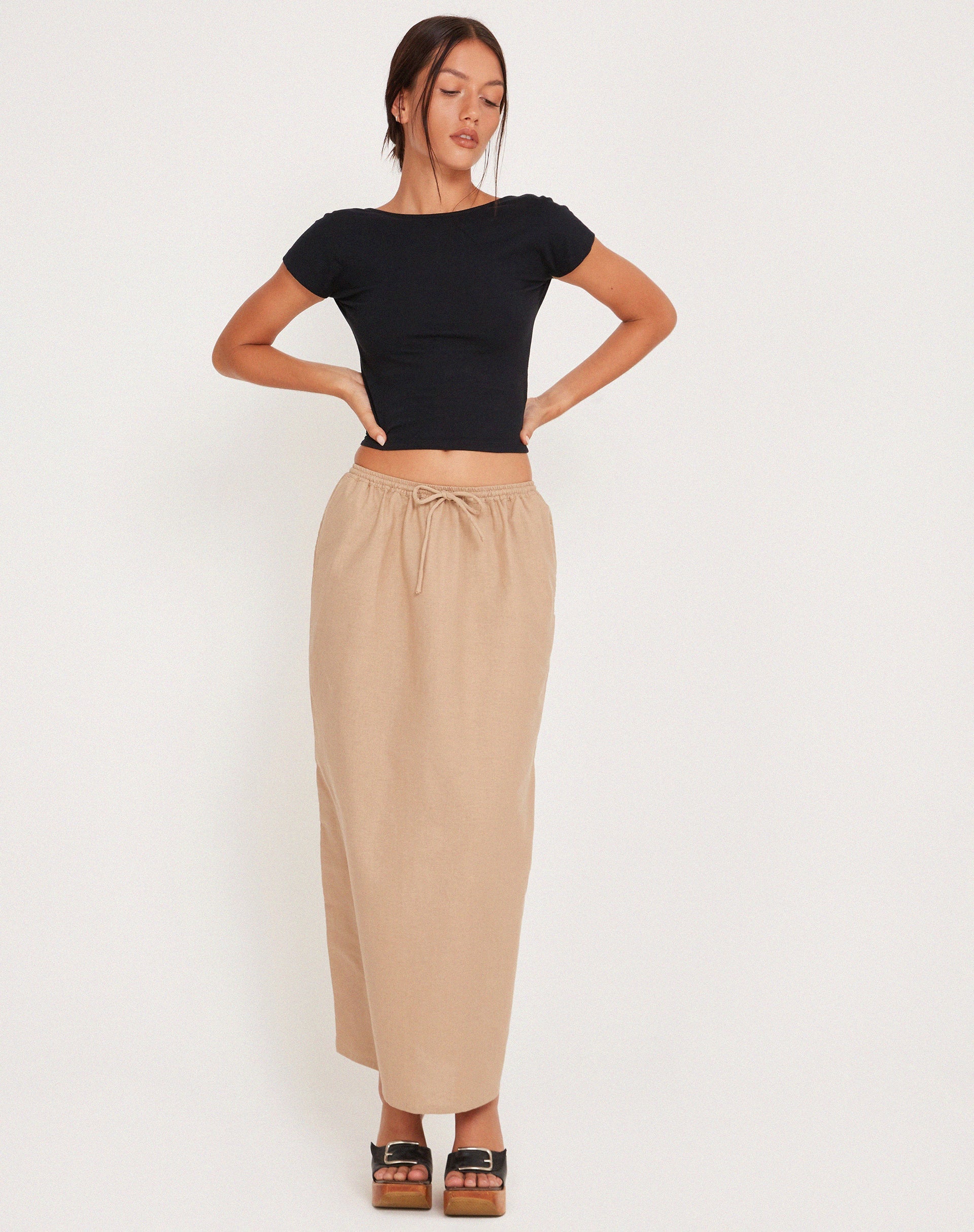 imagen de MOTEL X JACQUIE Joelene Tie Waist Maxi Skirt in Light Taupe