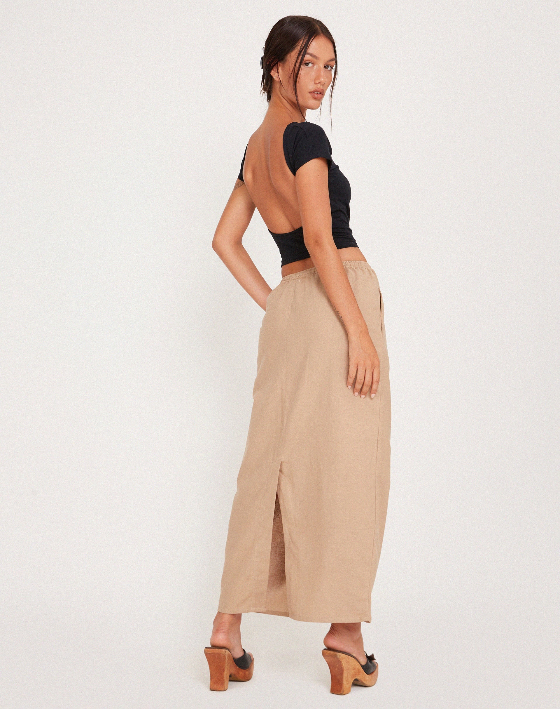 imagen de MOTEL X JACQUIE Joelene Tie Waist Maxi Skirt in Light Taupe