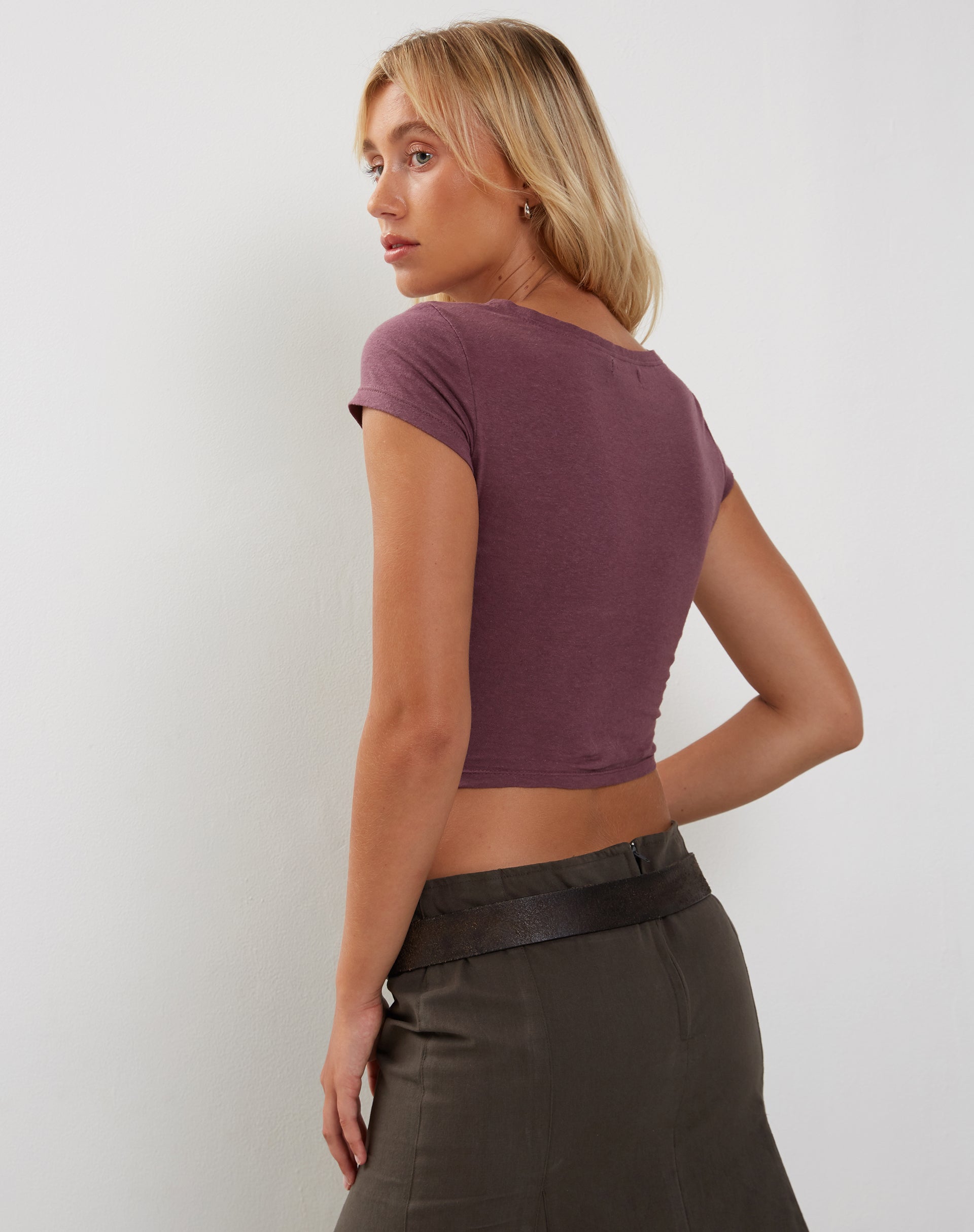 Image of Jojes Dipped Hem Tee in Cotton Hemp Mauve