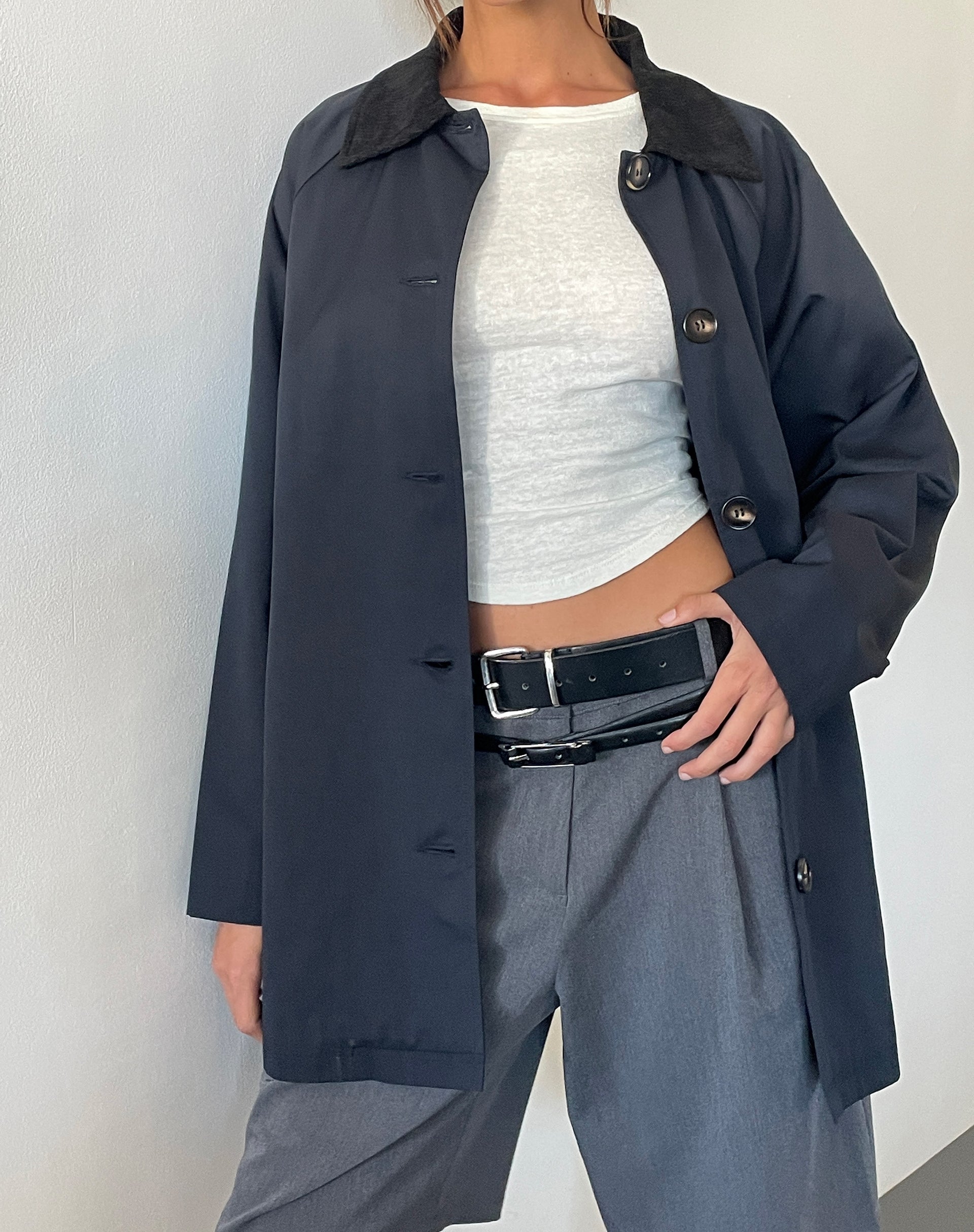 Imagen de Izora Short Trench Coat in Navy