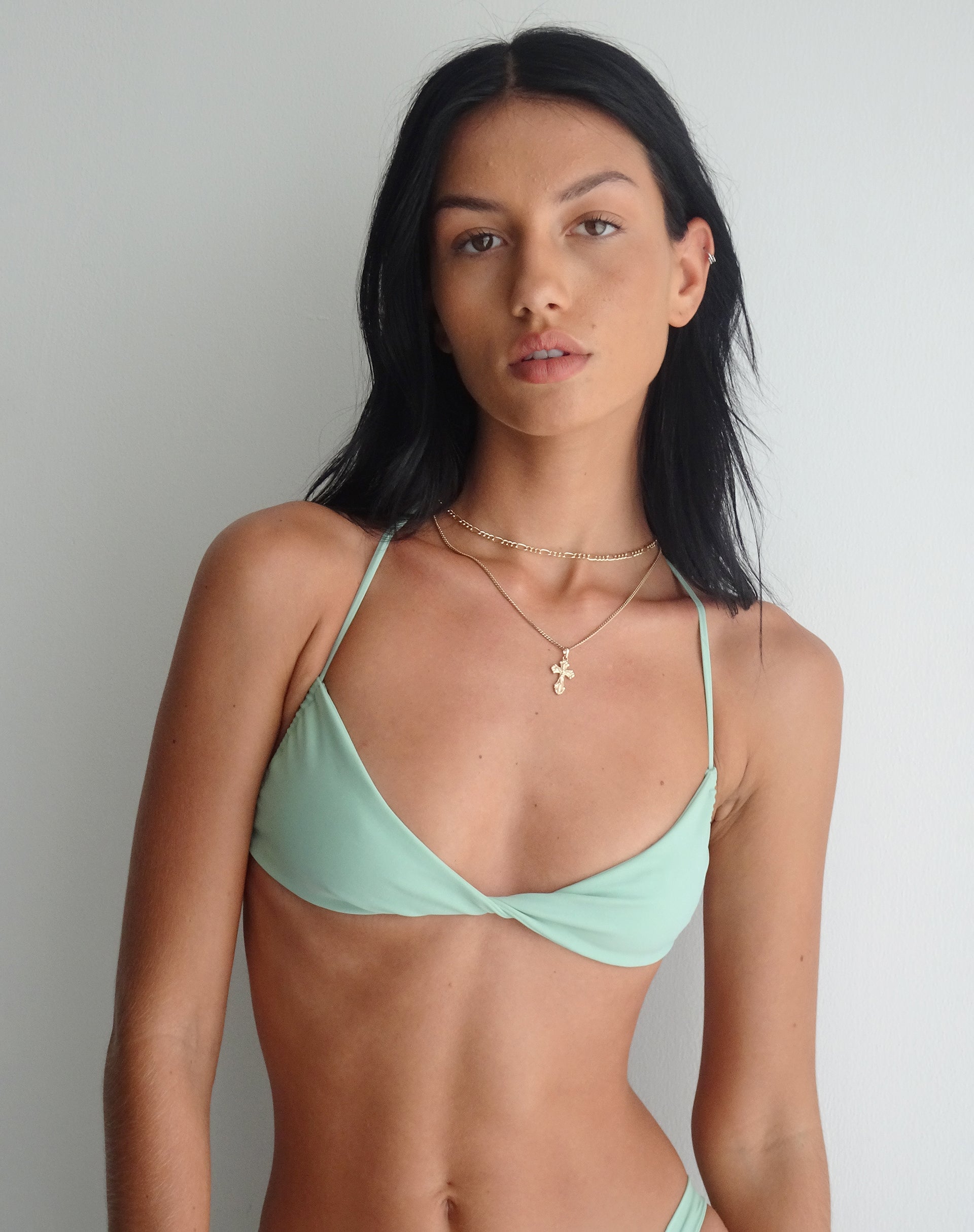 Imagen del sujetador de bikini Laufey en verde liquen