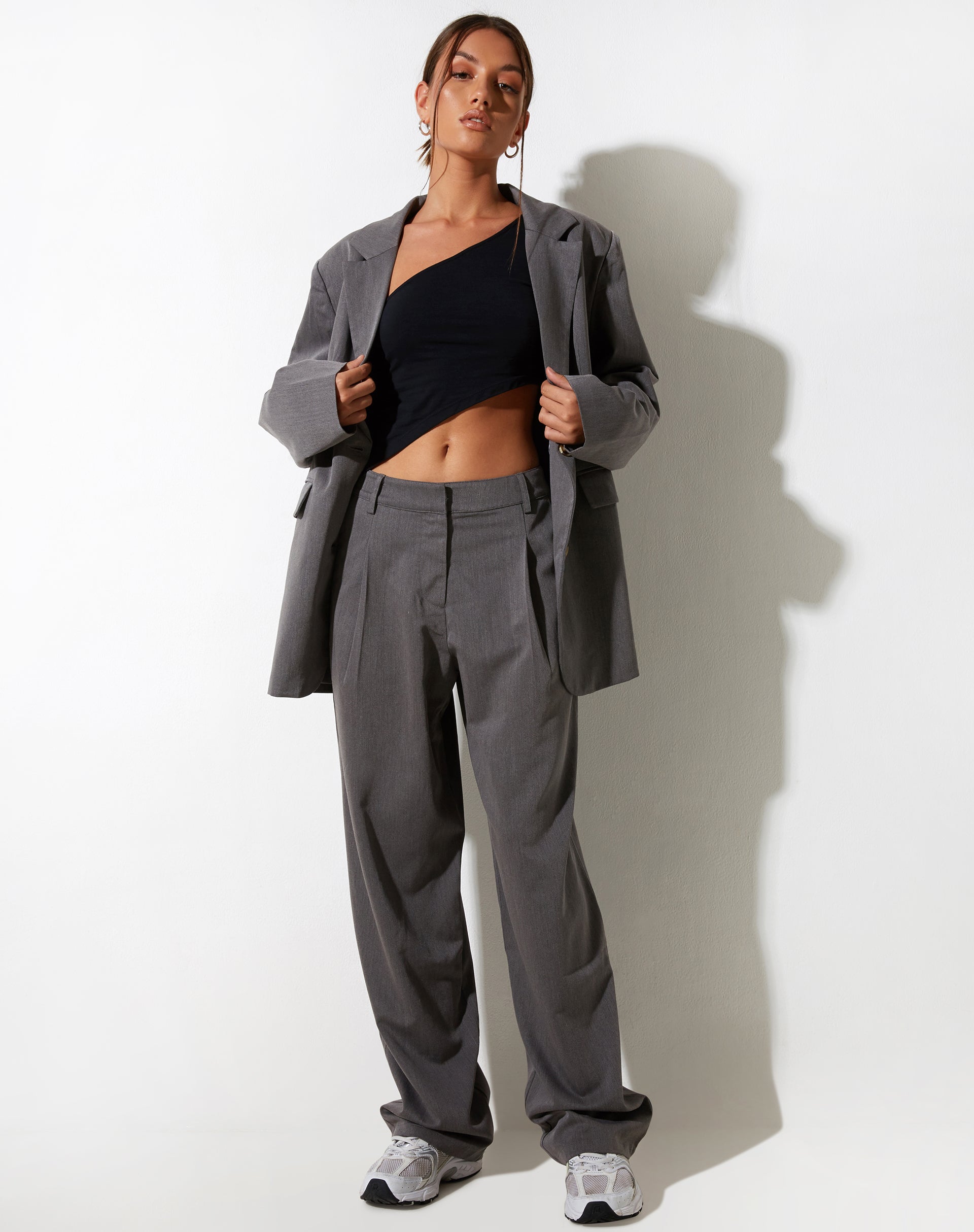 IMAGEN DE Sakaria Pantalón de pierna ancha en Tailoring Charcoal