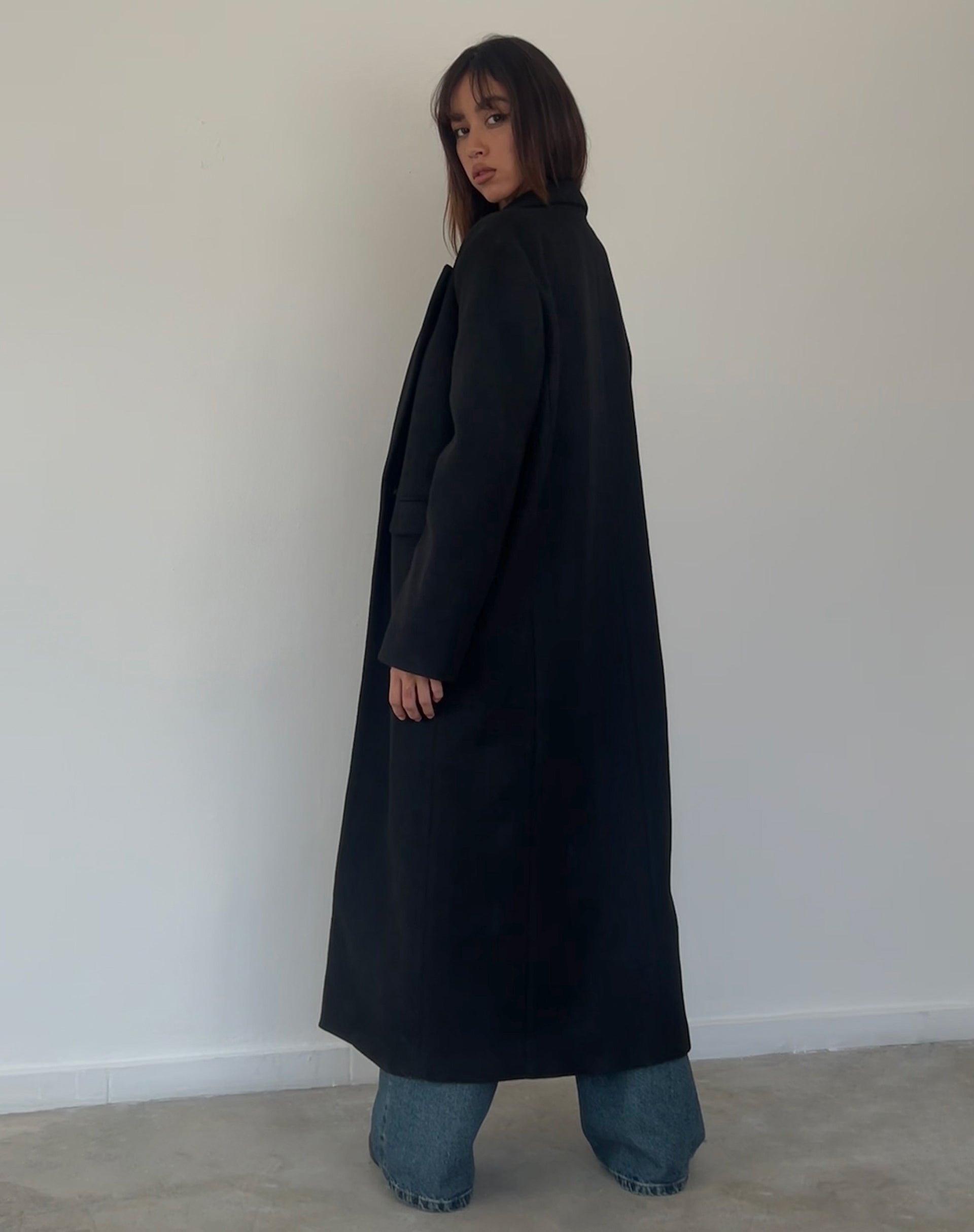 Imagen de Melani Abrigo largo de lana en negro