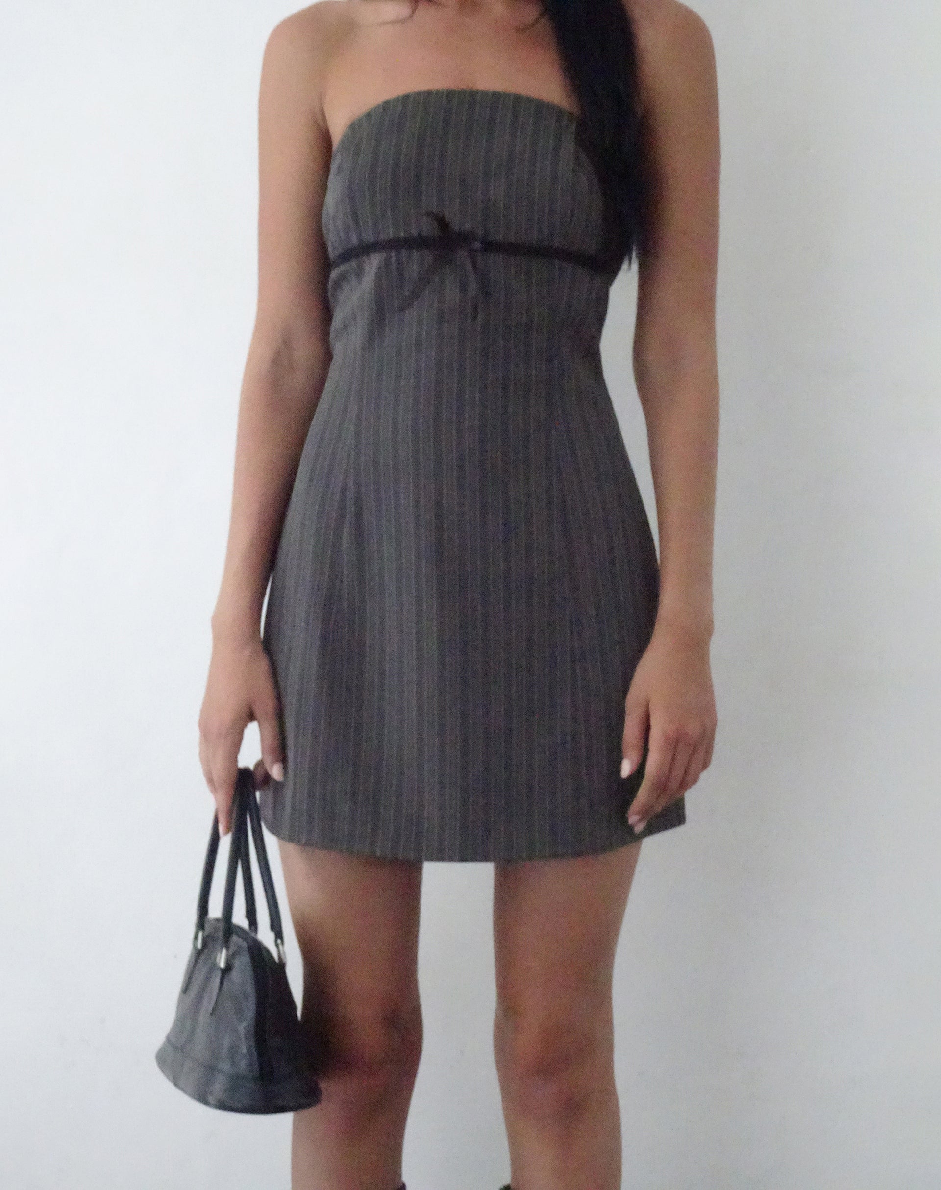 Imagen de Merila Bandeau Mini Dress in Pinstripe Grey