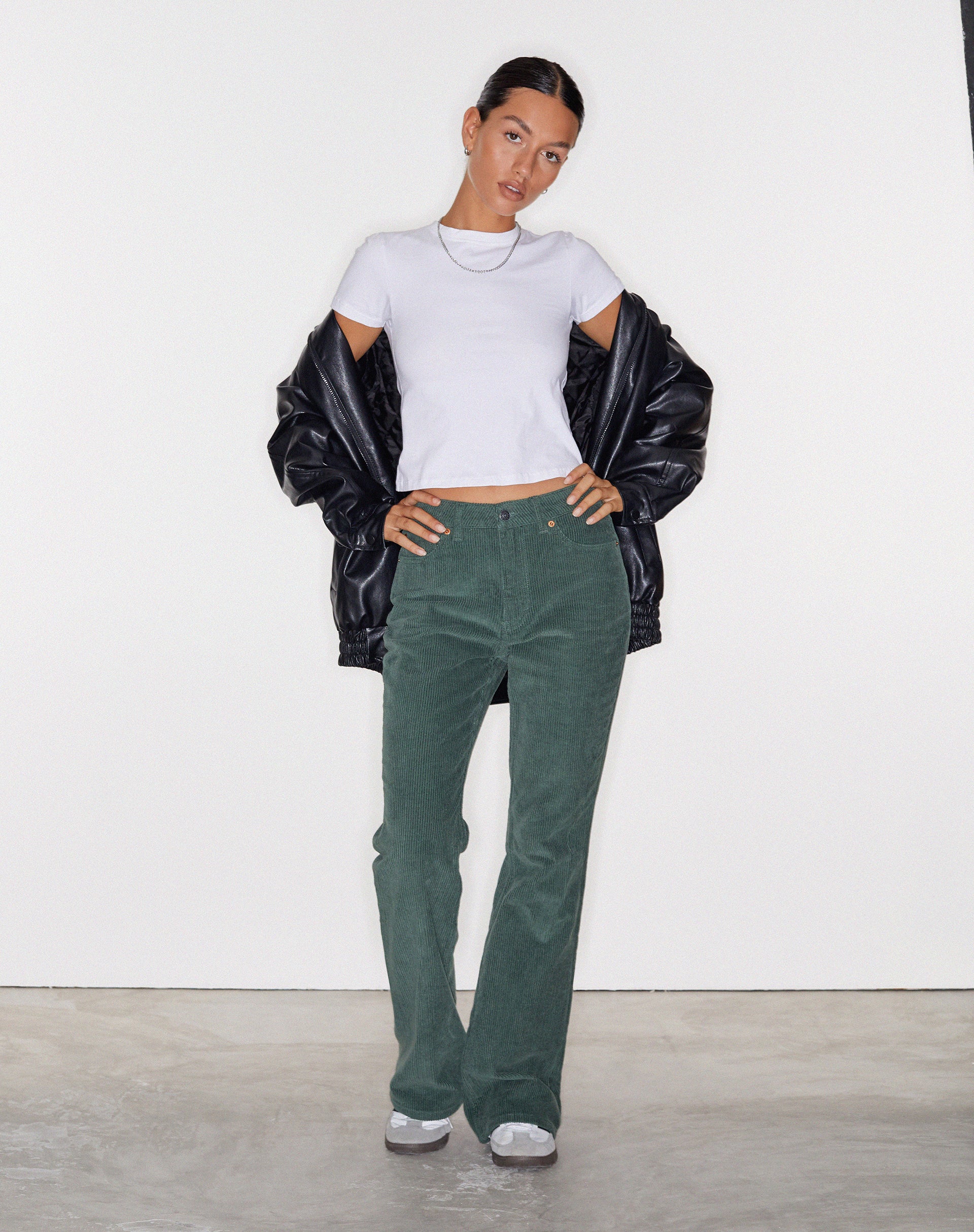 Imagen de MOTEL X OLIVIA NEILL Bootleg Jeans in Cord Green