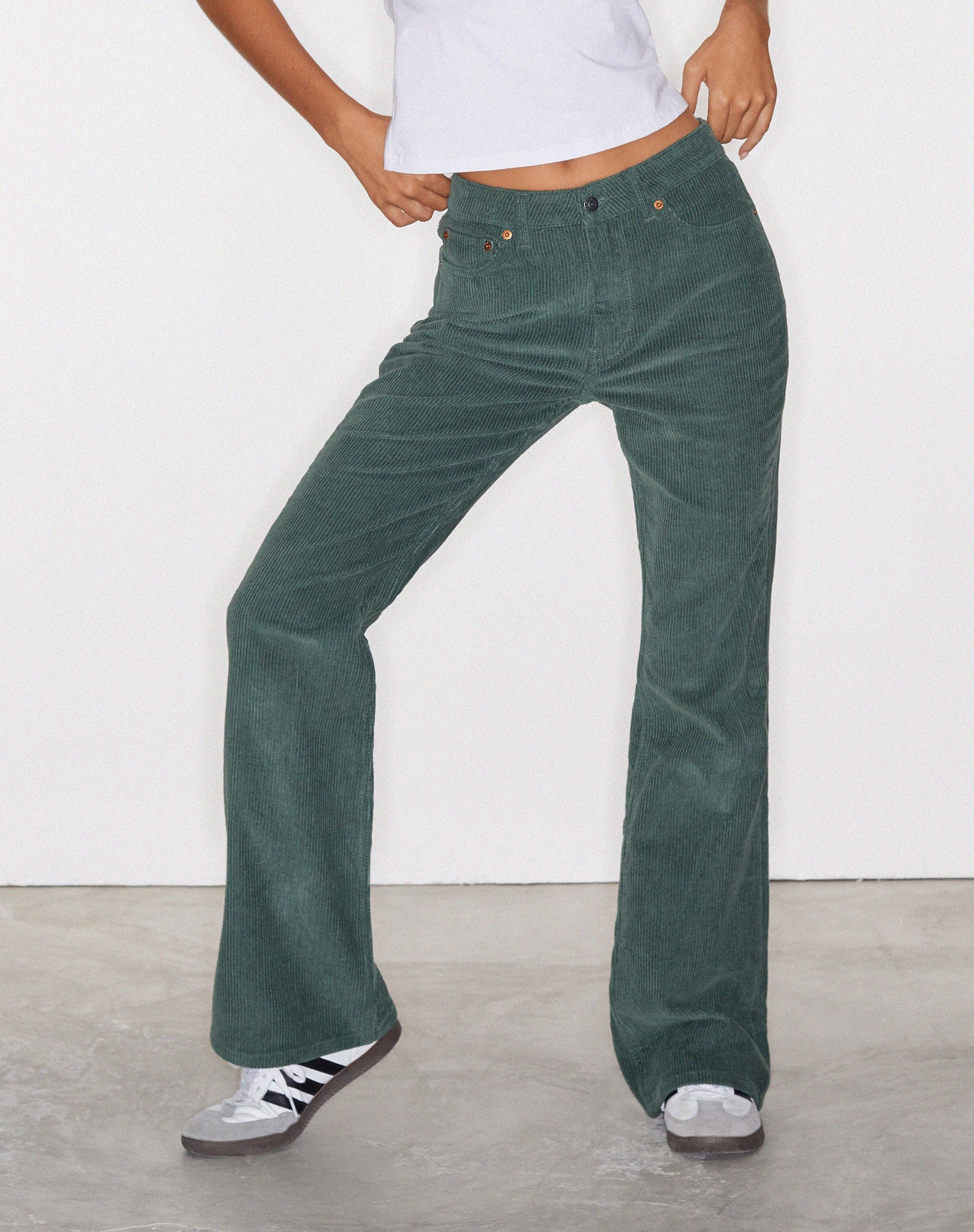 Imagen de MOTEL X OLIVIA NEILL Bootleg Jeans in Cord Green