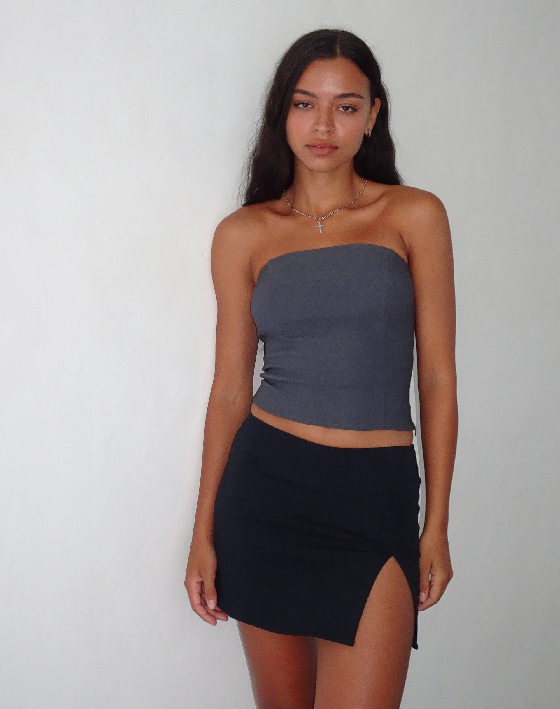 Imagen de la minifalda Pelma en sarga negra