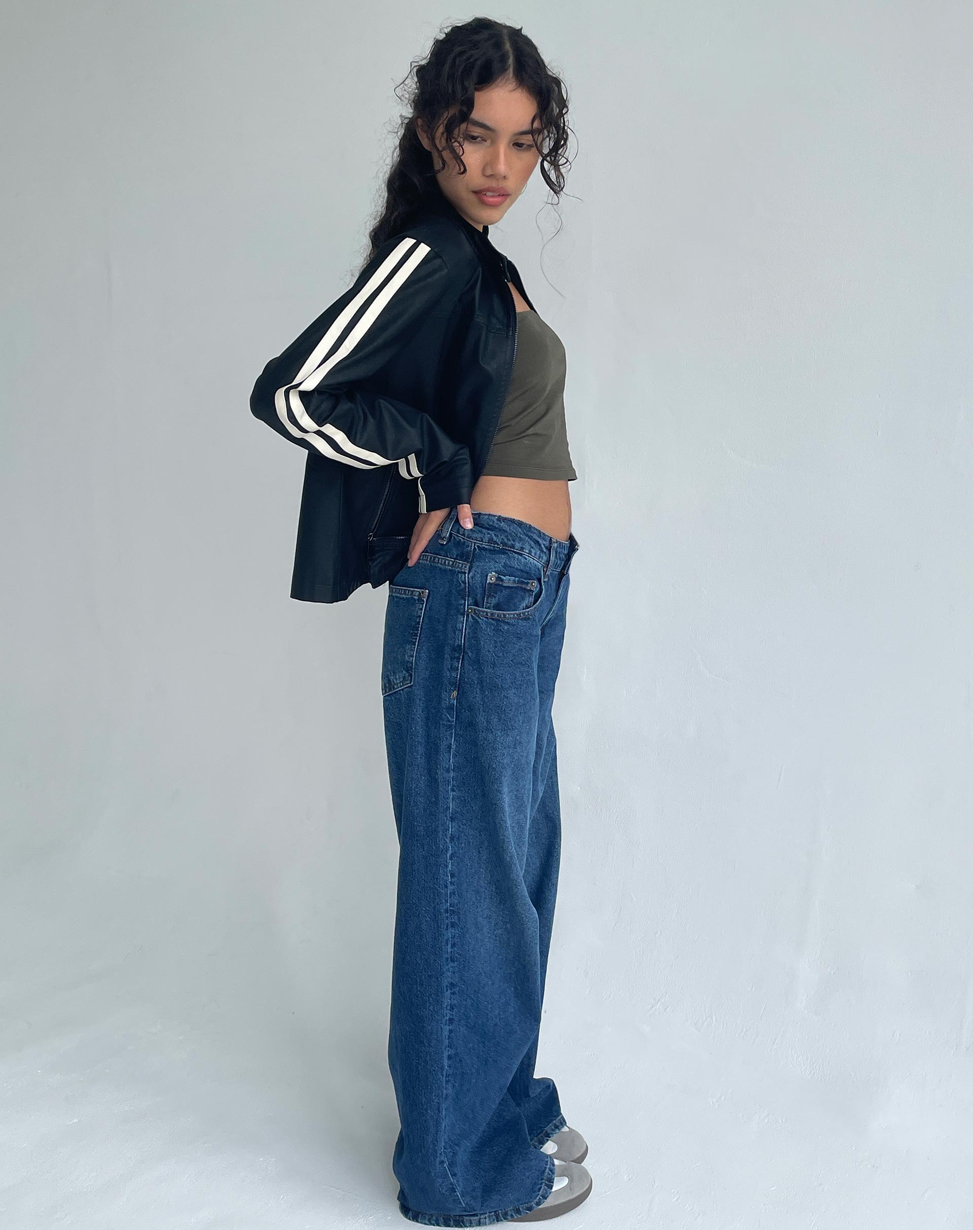 Image of MOTEL X JACQUIE Roomy Extra Wide Low Rise Jeans in Mid Blue Used