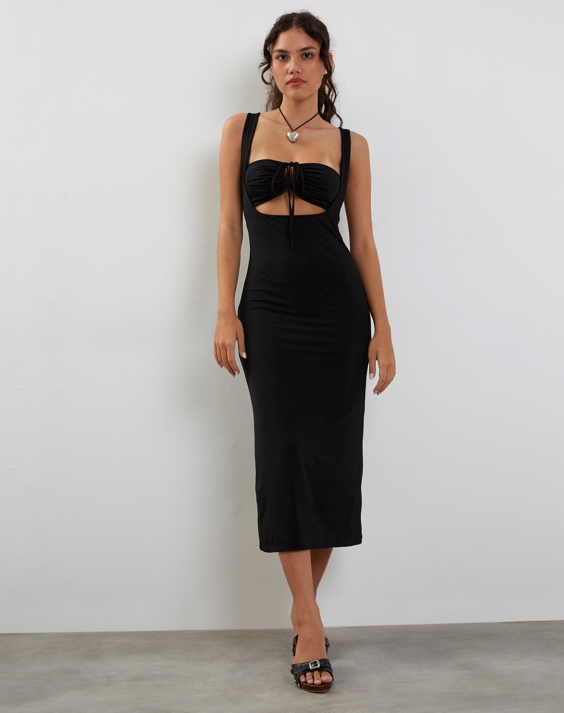 Imagen de Reina Cut Out Bodycon Midi Dress in Black