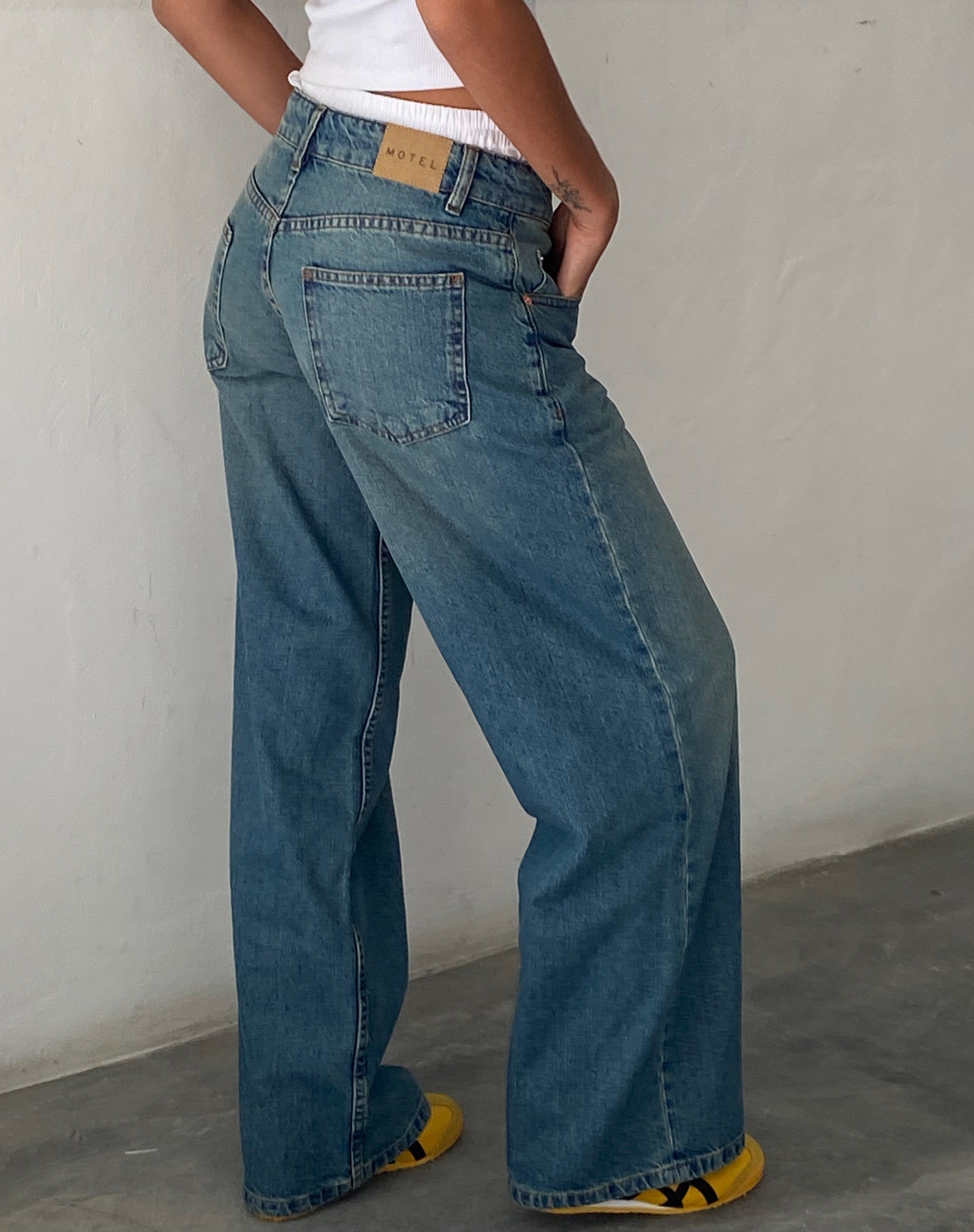imagen de Roomy Extra Wide Low Rise Jeans en Vintage Blue Green