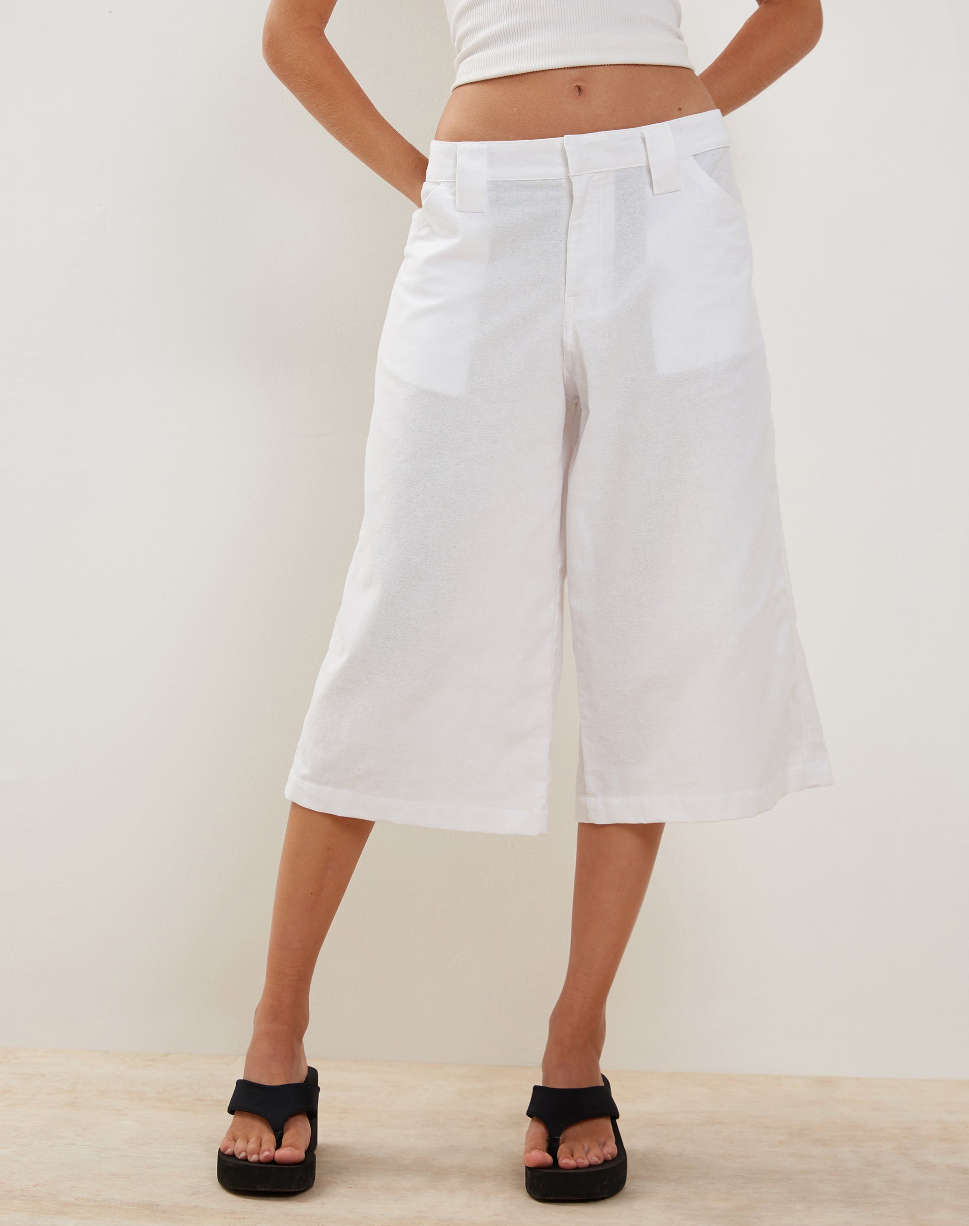 Imagen de Saomy Longline pantalones cortos en blanco