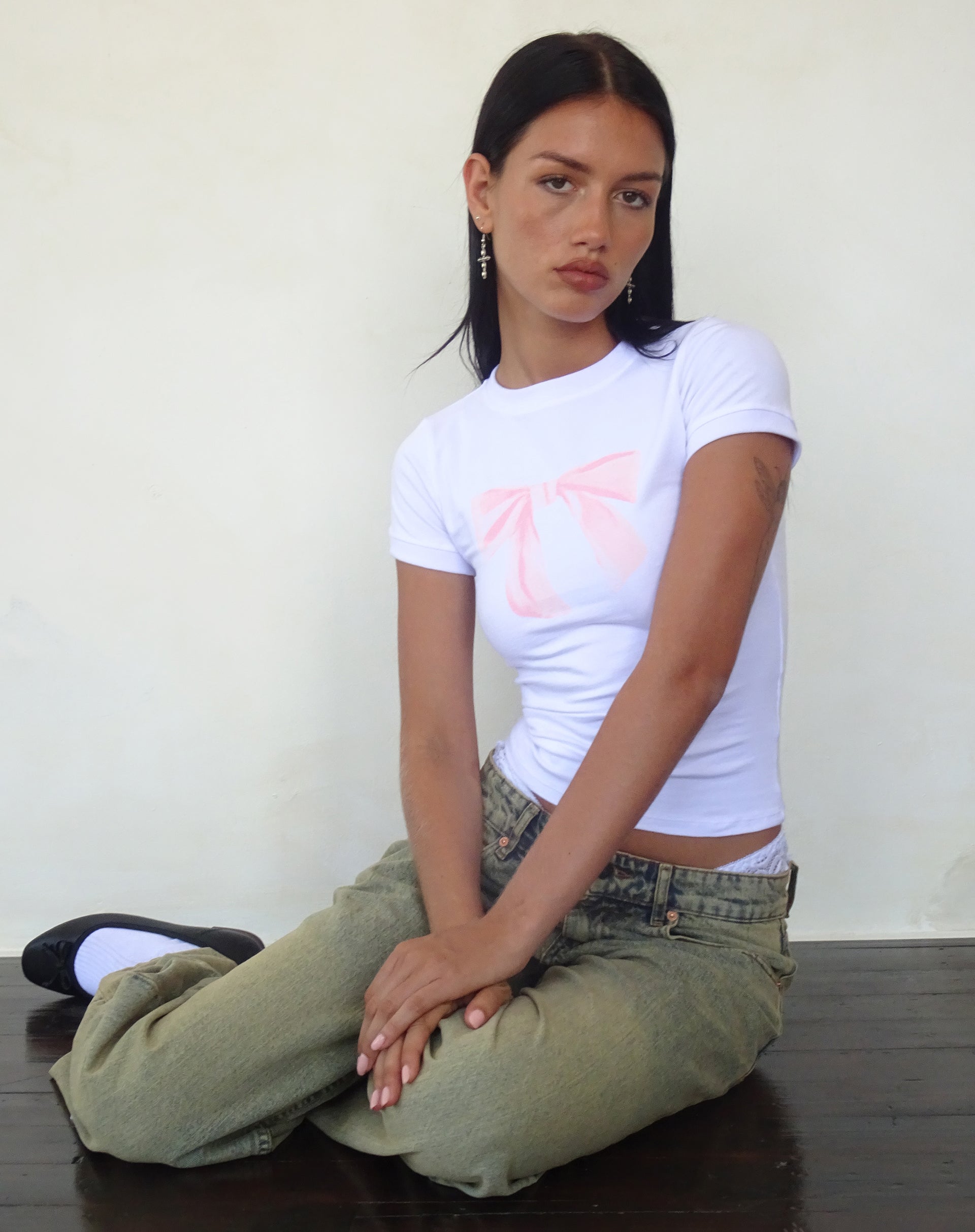 Imagen de Sutin Tee in White with Pink Bow Print