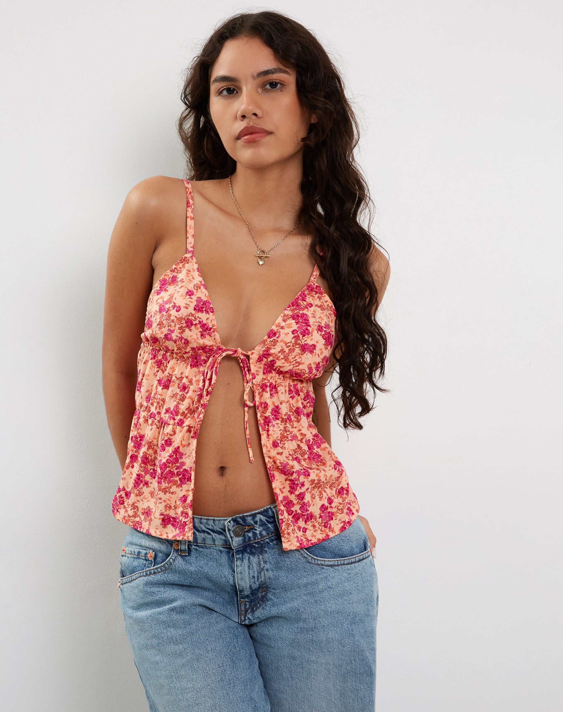 Imagen de Tezza Tie Front Cami Top in Dark Wild Flower Cantaloupe