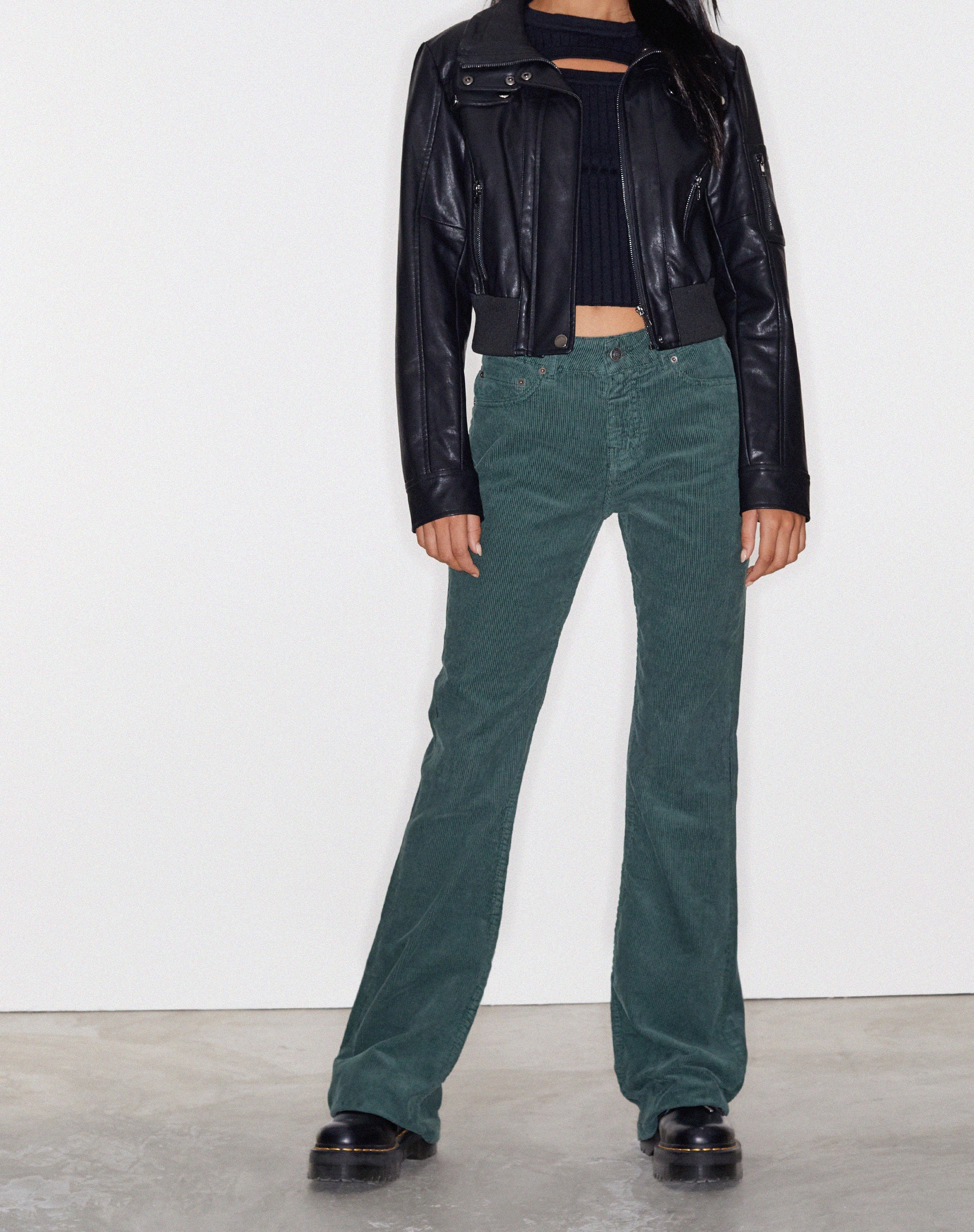 imagen de Bootleg Jeans en Cord Forest Green