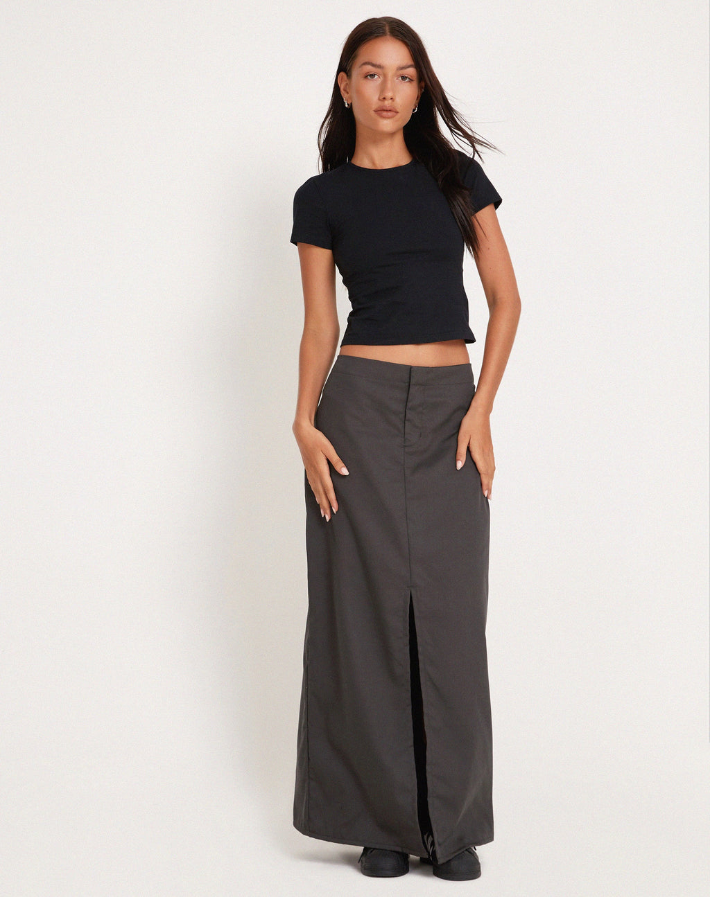 Haisley Maxi Falda Cargo en Gris Oscuro