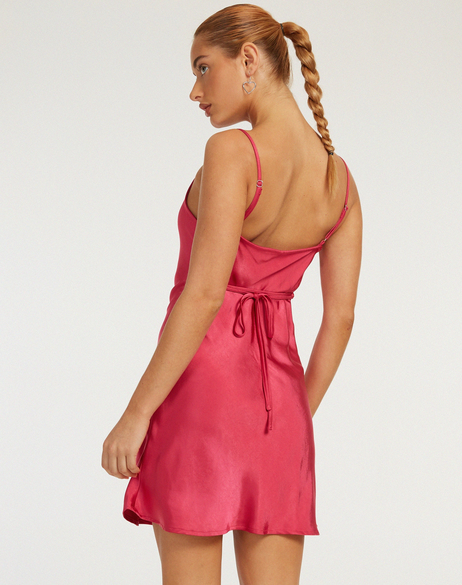 imagen de Paiva Slip Dress en satén rosa oscuro brillante