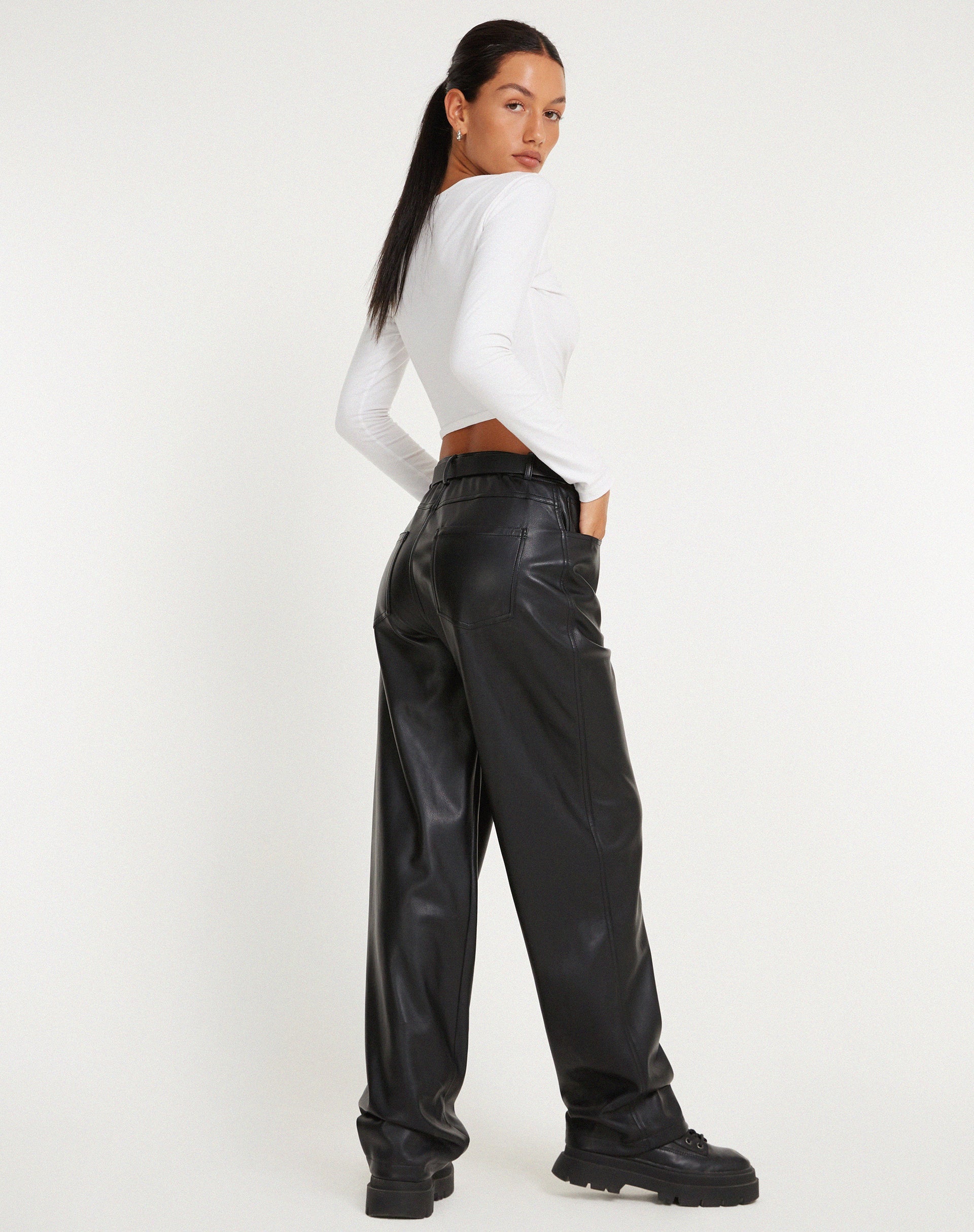 Imagen de MOTEL X OLIVIA NEILL Pantalones paralelos en Pu Negro