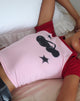 Image de Agneta Baby Tee en rose ballet avec impression de cerises rouges