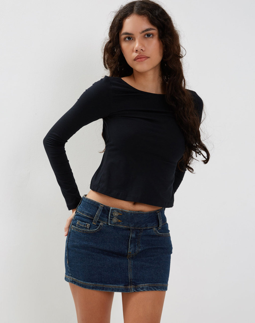 Mini-jupe en jean taille basse, délavé vintage foncé