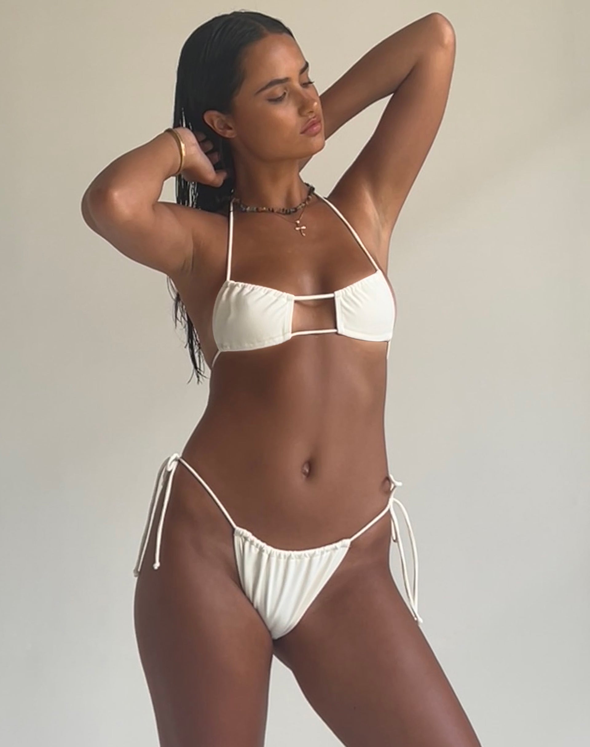 Image de la culotte de bikini Leyna en crème