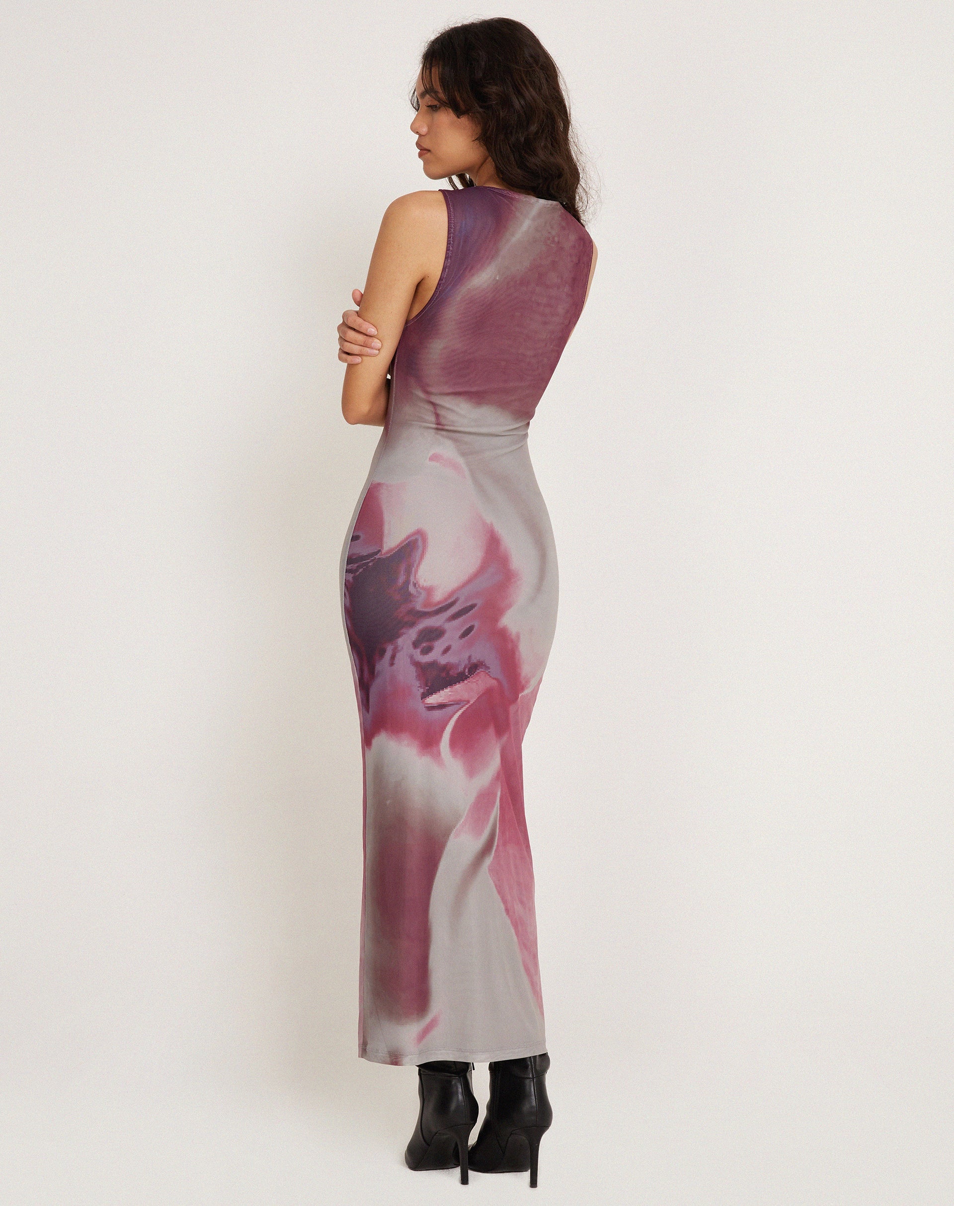 Image de la robe longue imprimée Fayola en rose Anatomie de la nature