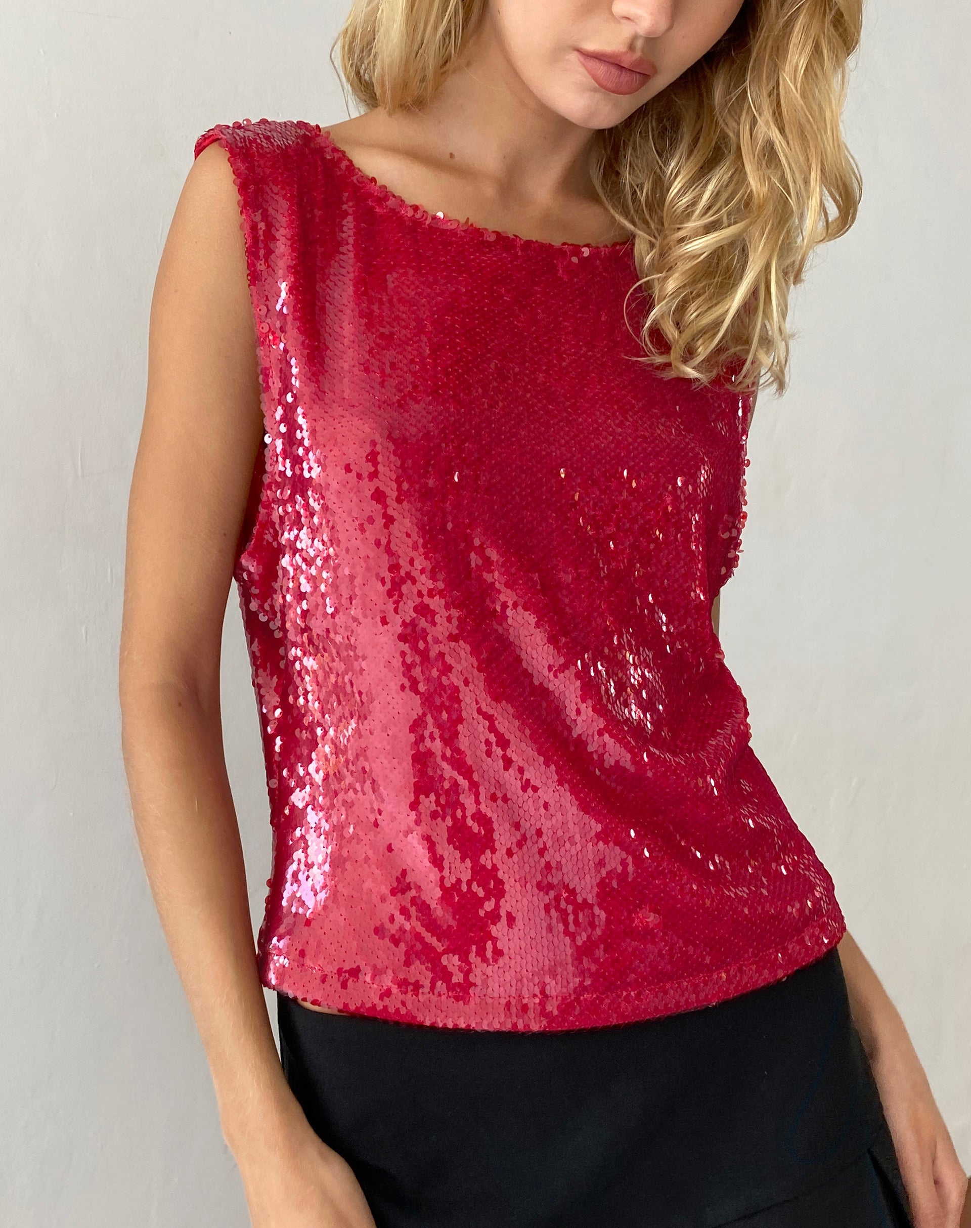 Image de Hala Vest Top in Sequin Red