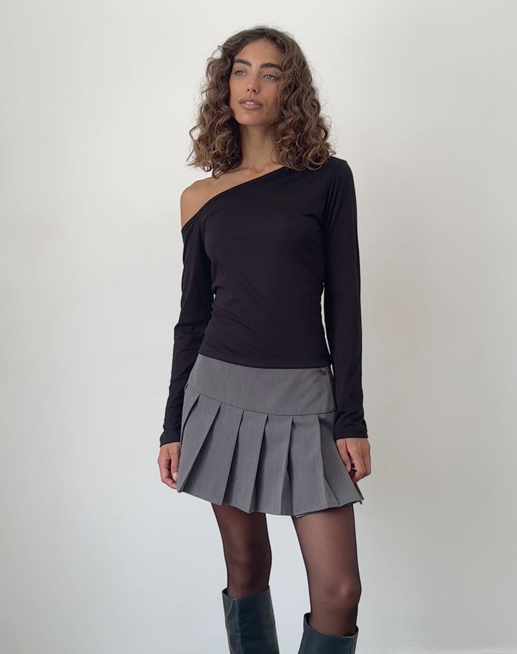 Ledez - Top asymétrique en jersey de tissu noir