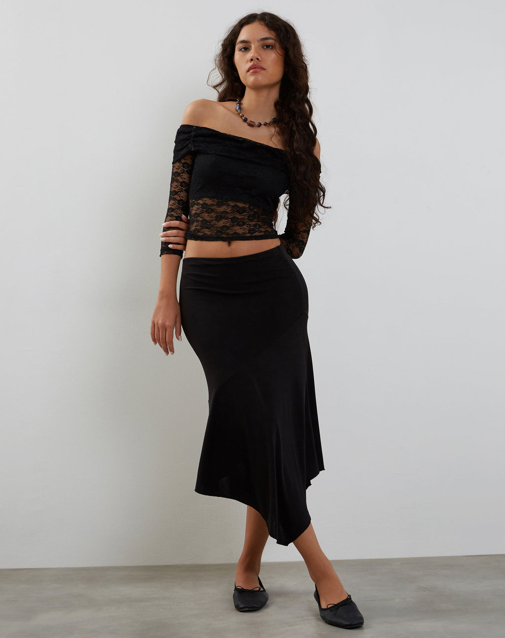Nixie Long Sleeve Bardot Top in Lace Black (Top bardot à manches longues en dentelle)