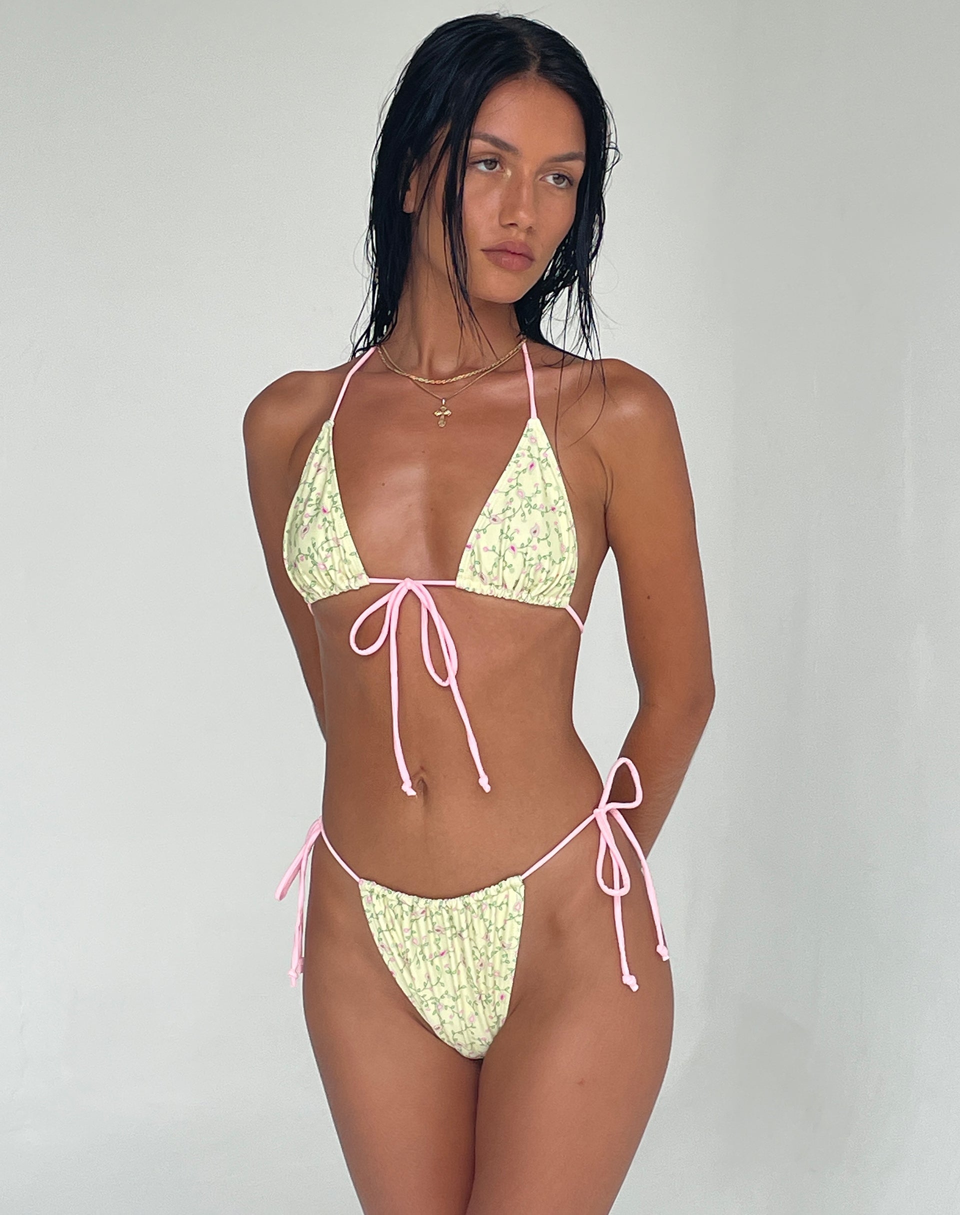Image de Pamita Bikini Top in Paisley Yellow with Pink Binding